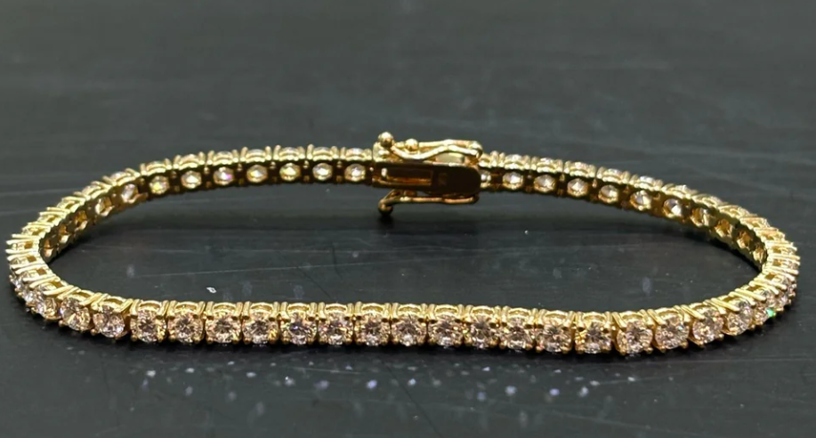 Exquisite Radiance: 14k 7 CTW Yellow Gold 7" Diamond Bracelet