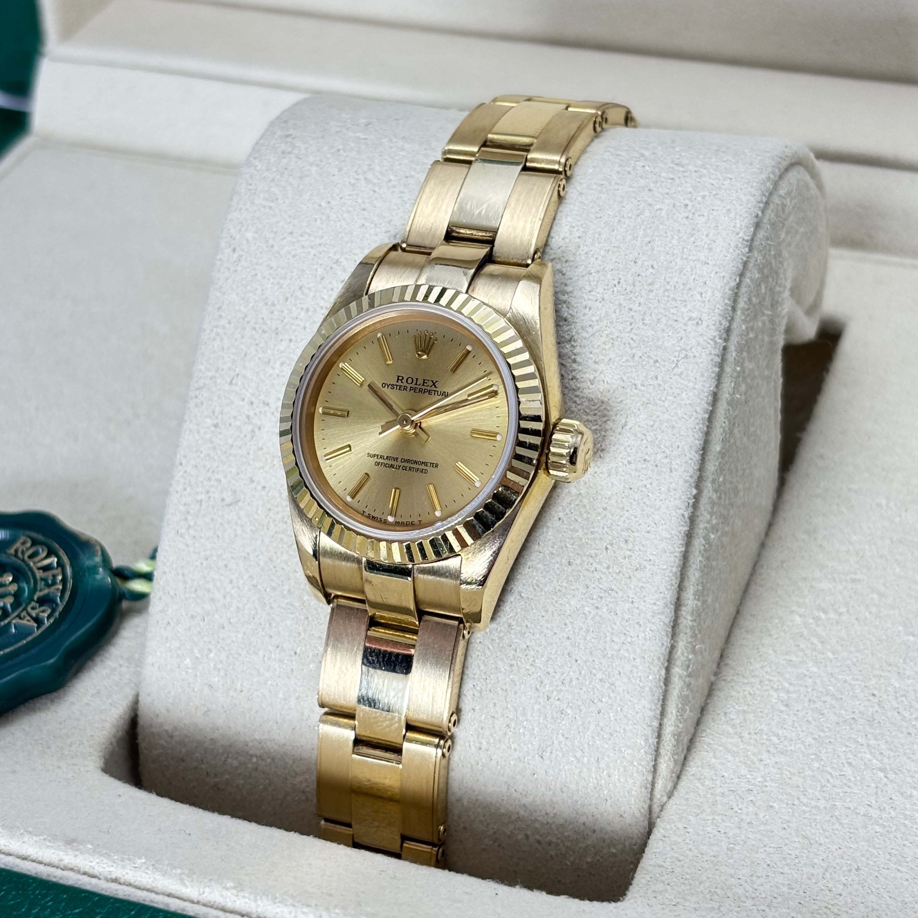 26MM ROLEX # 67198 OYSTER PERPETUAL 18KT GOLD LADIES WATCH