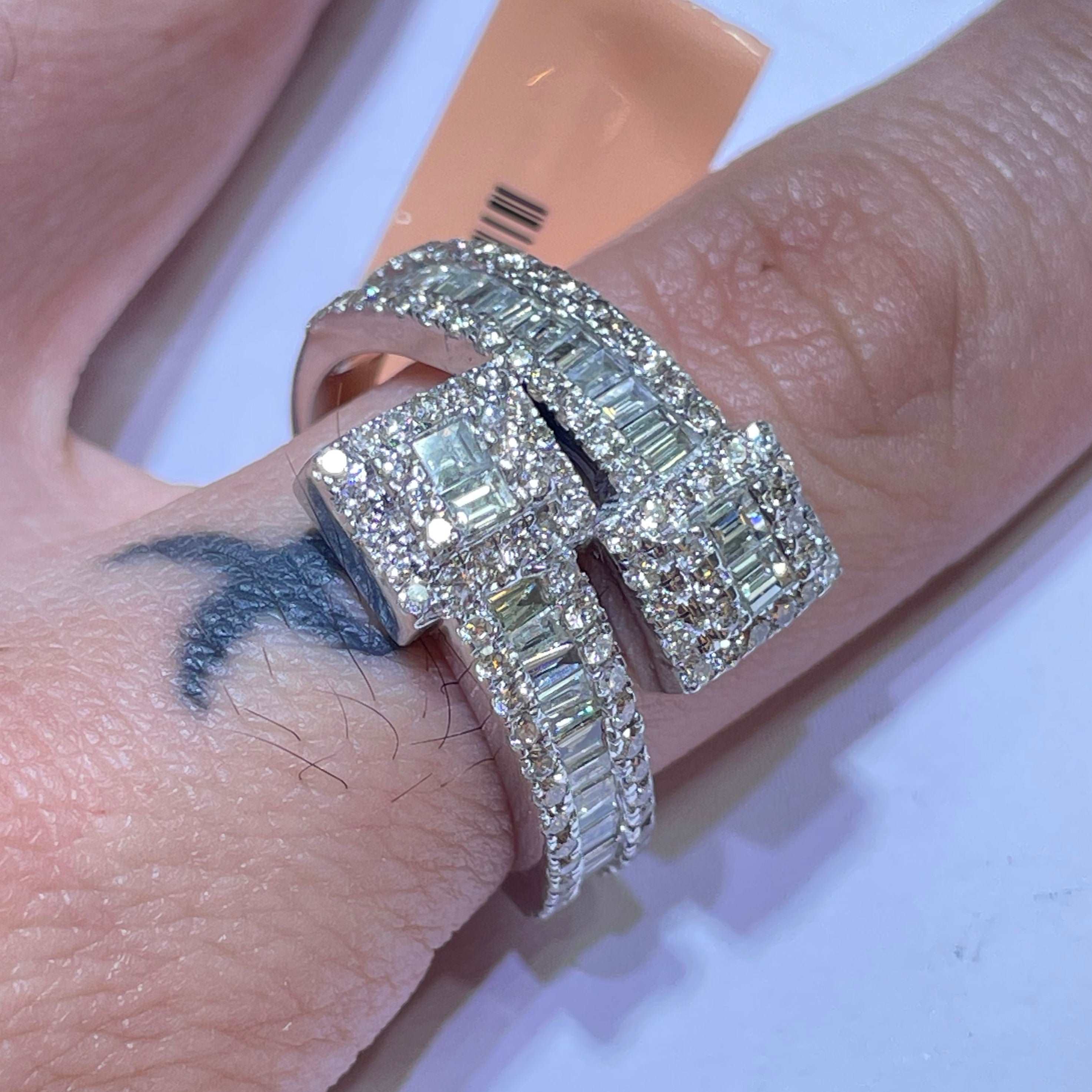 10k BAGUETTE NATURAL DIAMOND RING