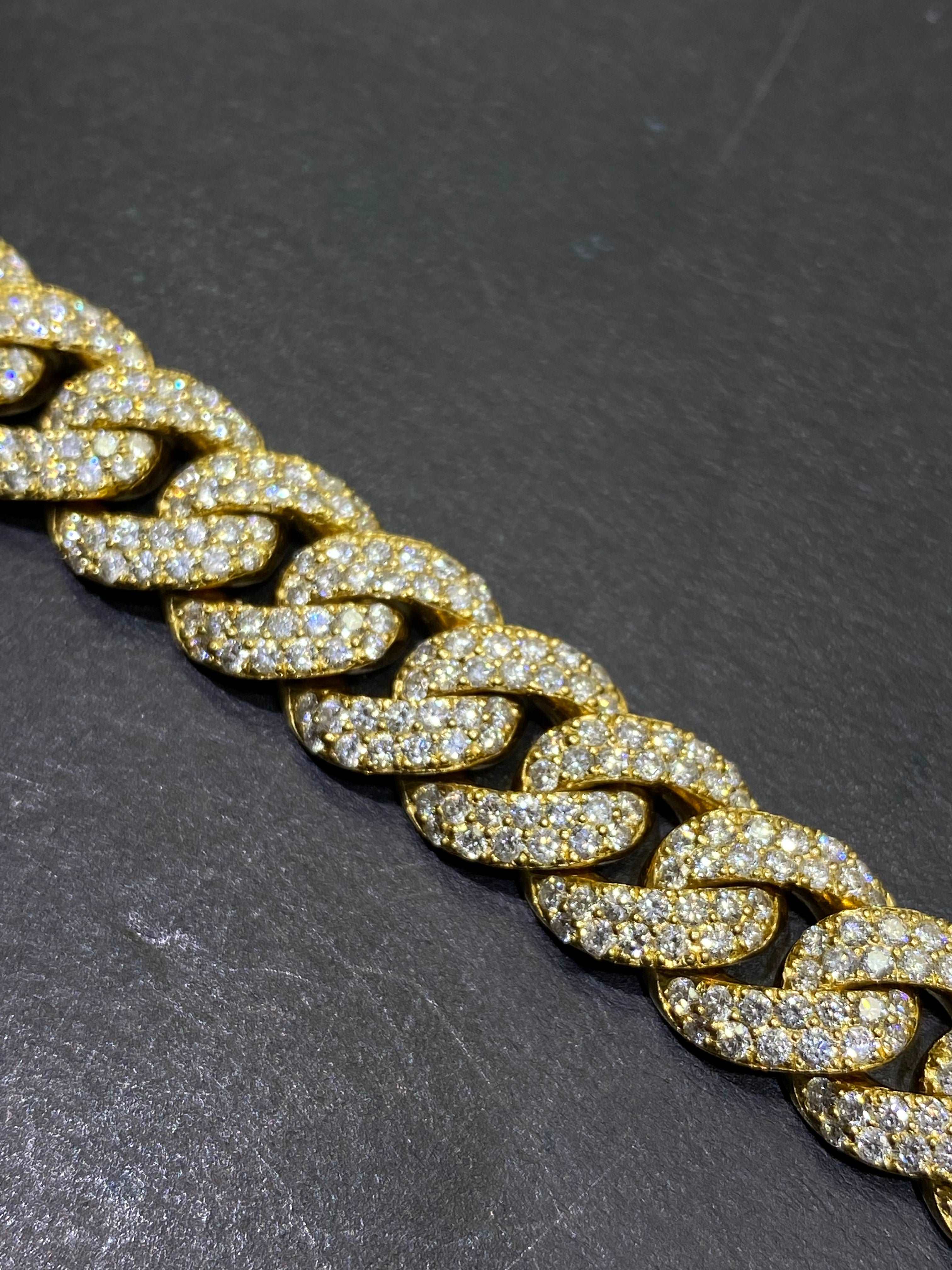 10K VVS NATURAL DIAMOND BRACELET