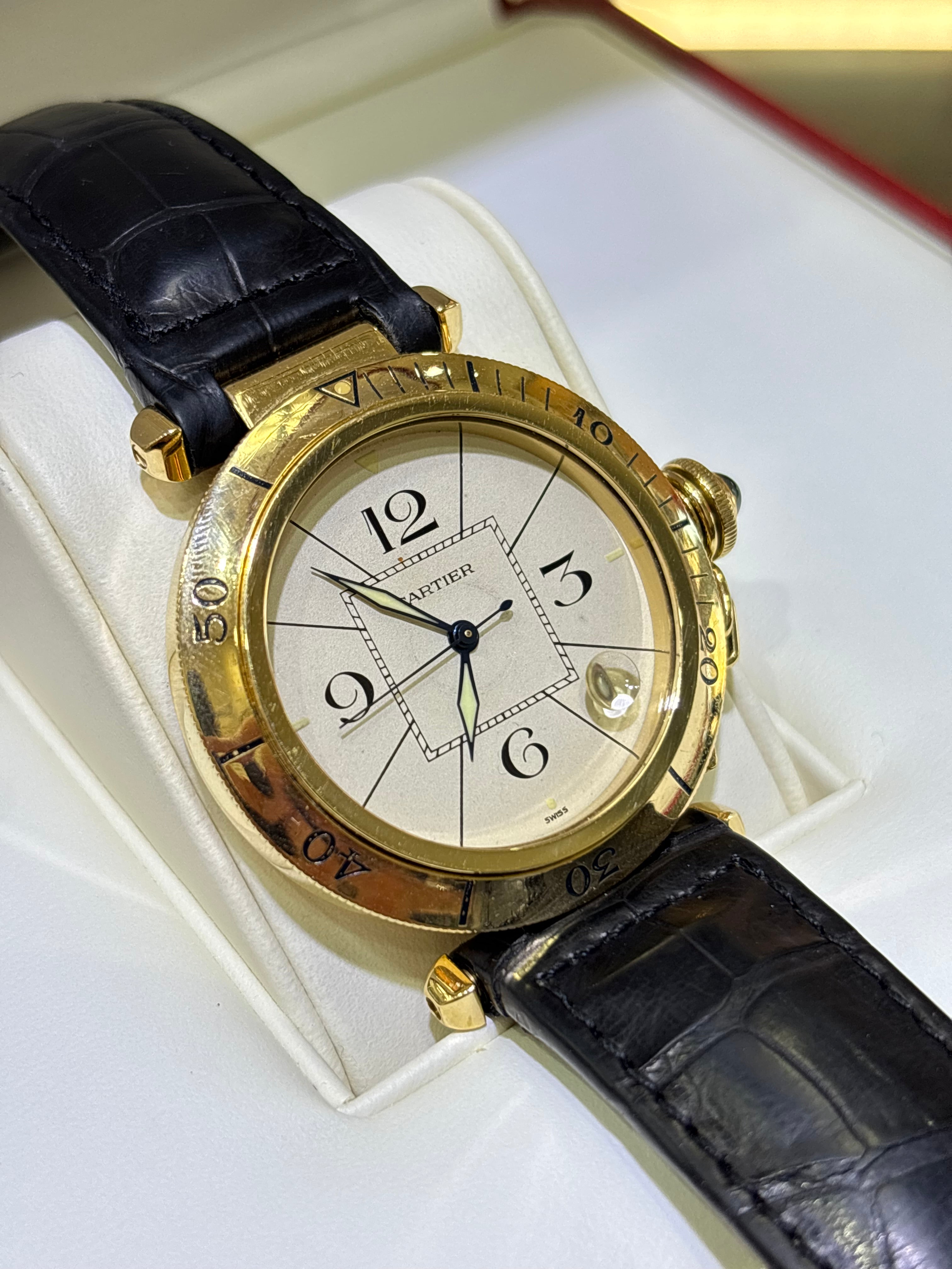 CARTIER PASHA 42MM | 18KT YELLOW GOLD | LEATHER STRAP | AUTOMATIC MOVEMENT