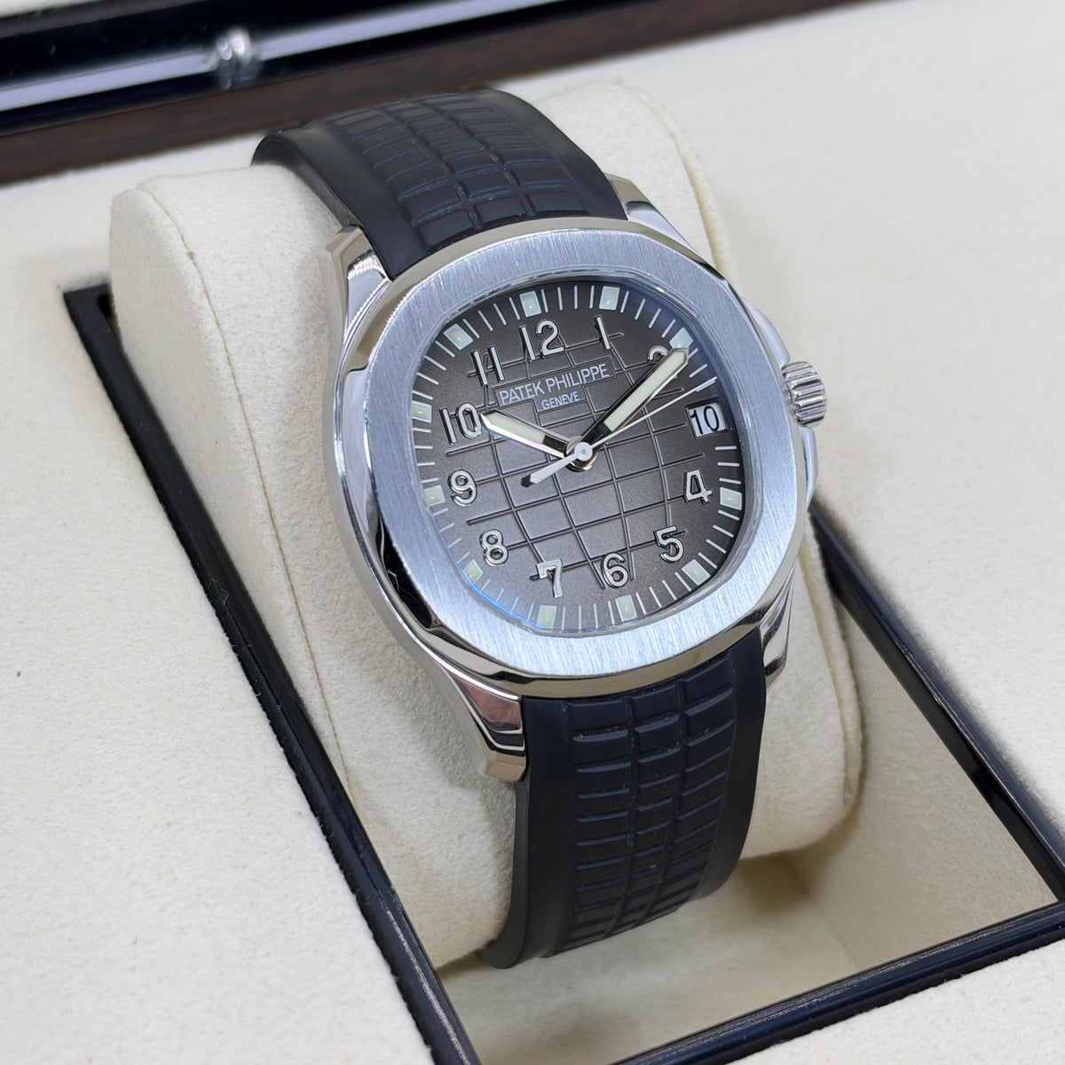 38MM PATEK PHILIPPE AQUANAUT 5165A-001