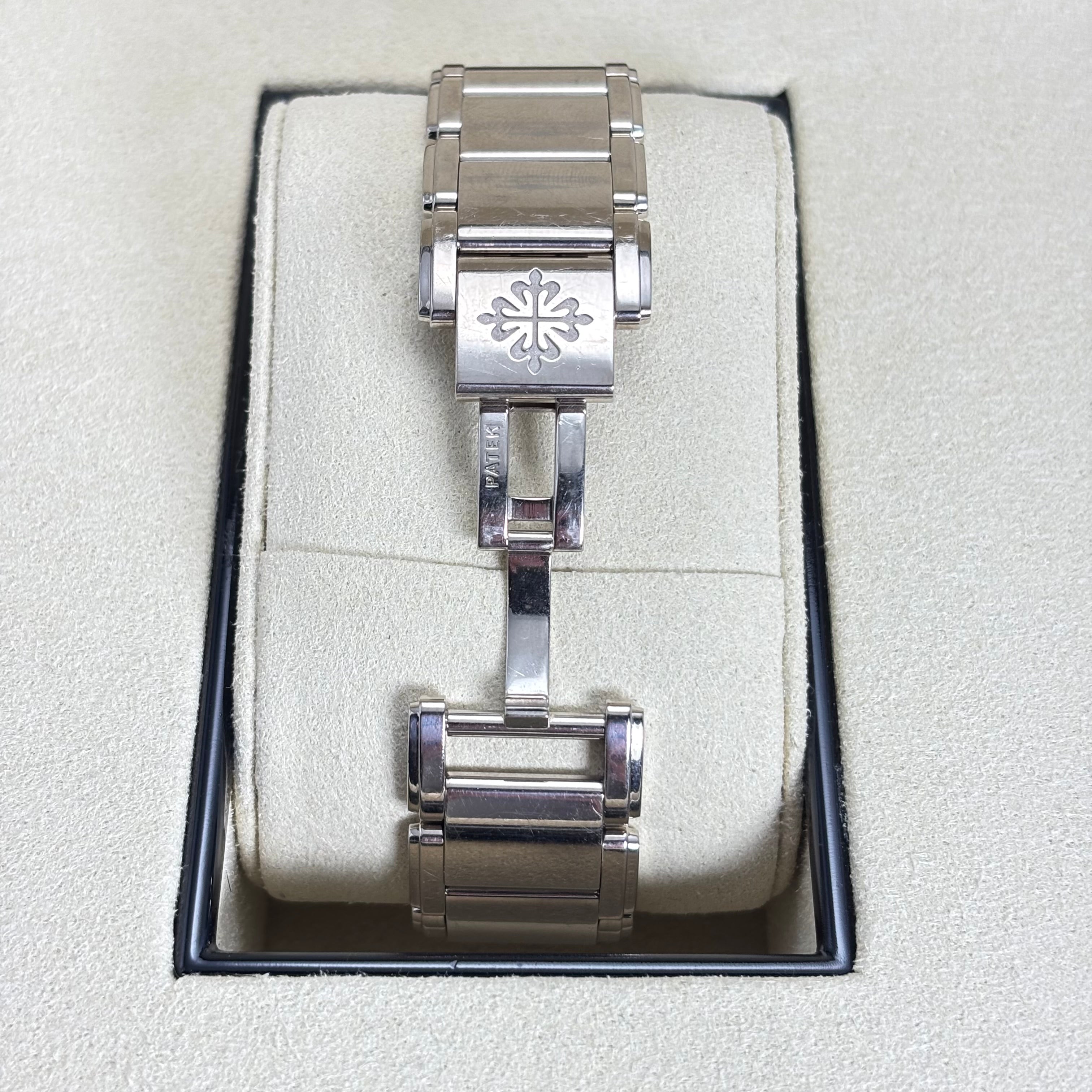 Pre-Owned Patek Philippe Twenty-4, 18KT GOLD LADIES MODEL Ref. 4908/200G-001