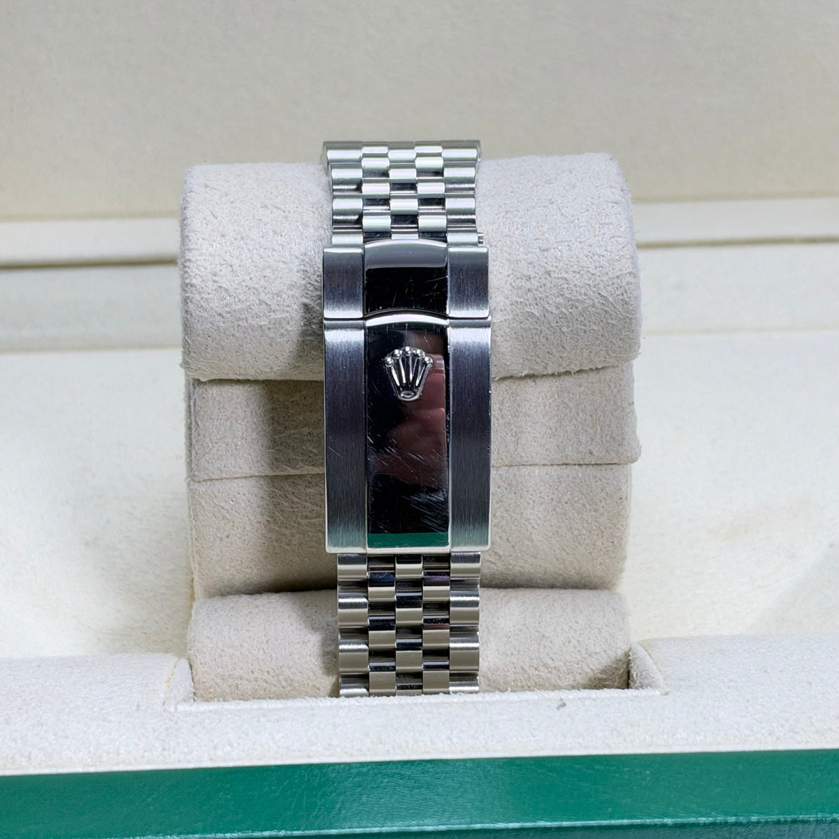 41MM ROLEX DATEJUST (REF.126334) BLACK DIAL / JUBILEE BRACELET / FLUTED BEZEL
