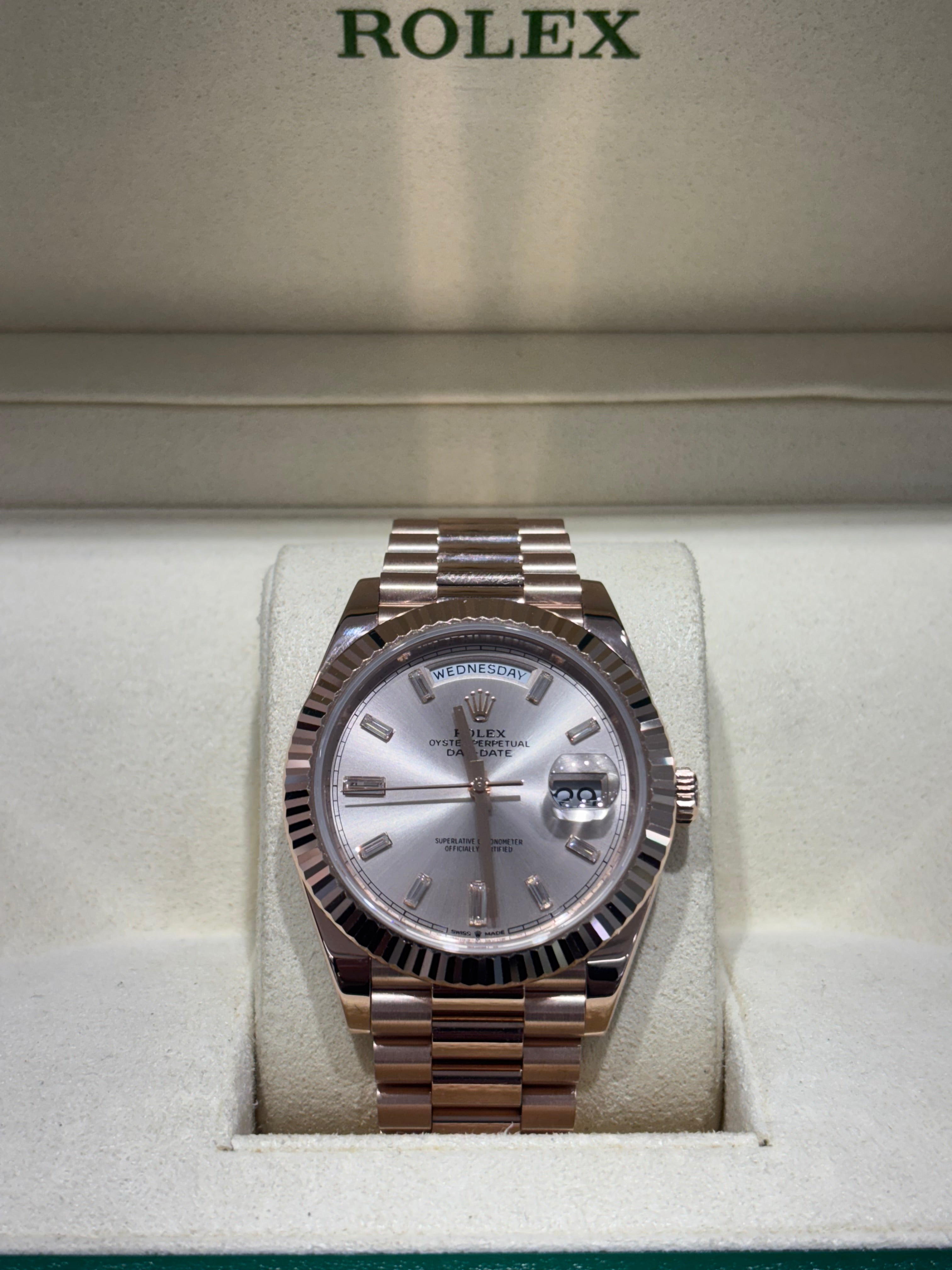 40MM ROLEX DAY-DATE Ref. 228235 | 18KT ROSE GOLD | SUNDUST BAGUETTE DIAL |