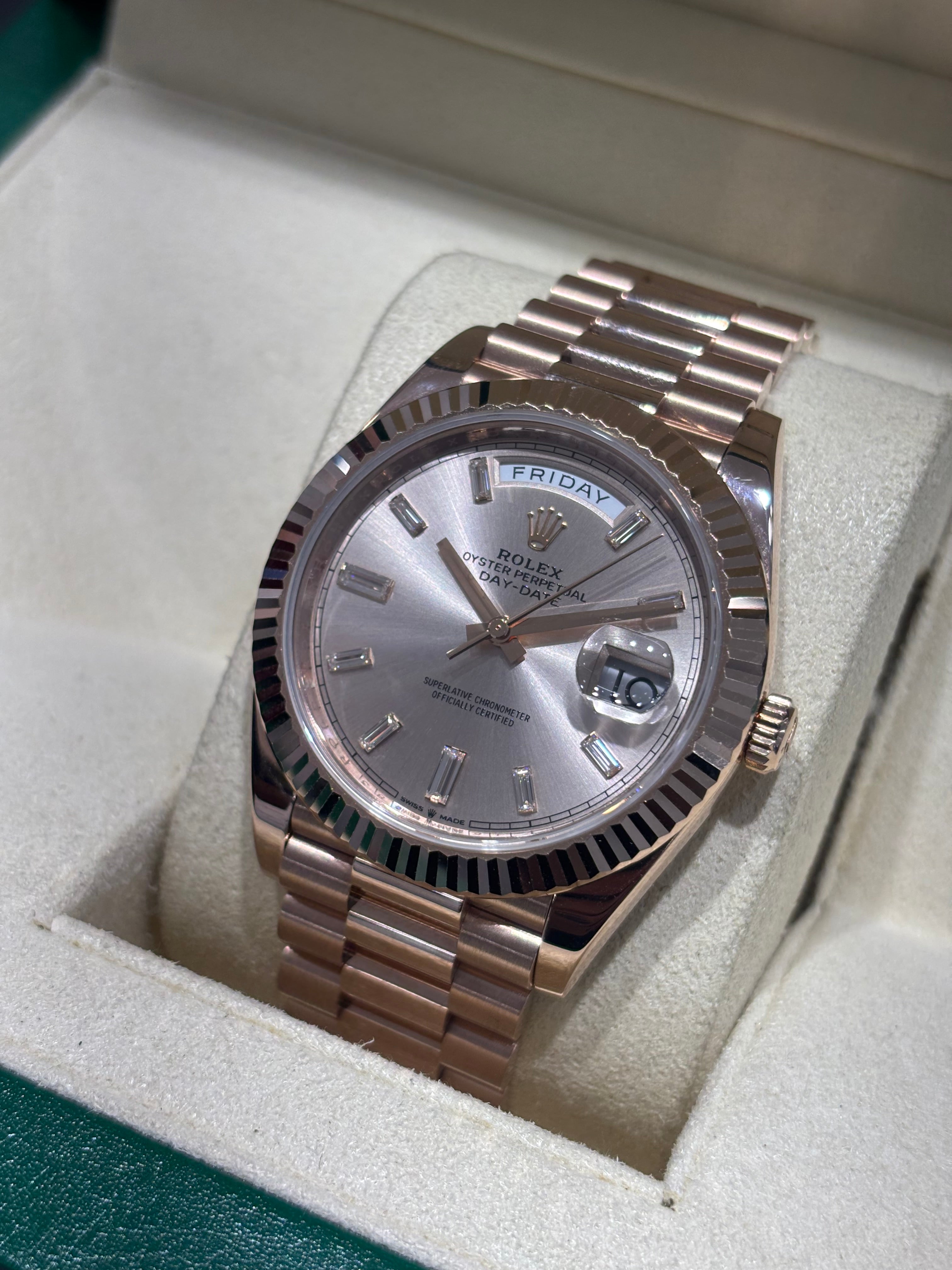40MM ROLEX DAY-DATE Ref. 228235 | 18KT ROSE GOLD | SUNDUST BAGUETTE DIAL |