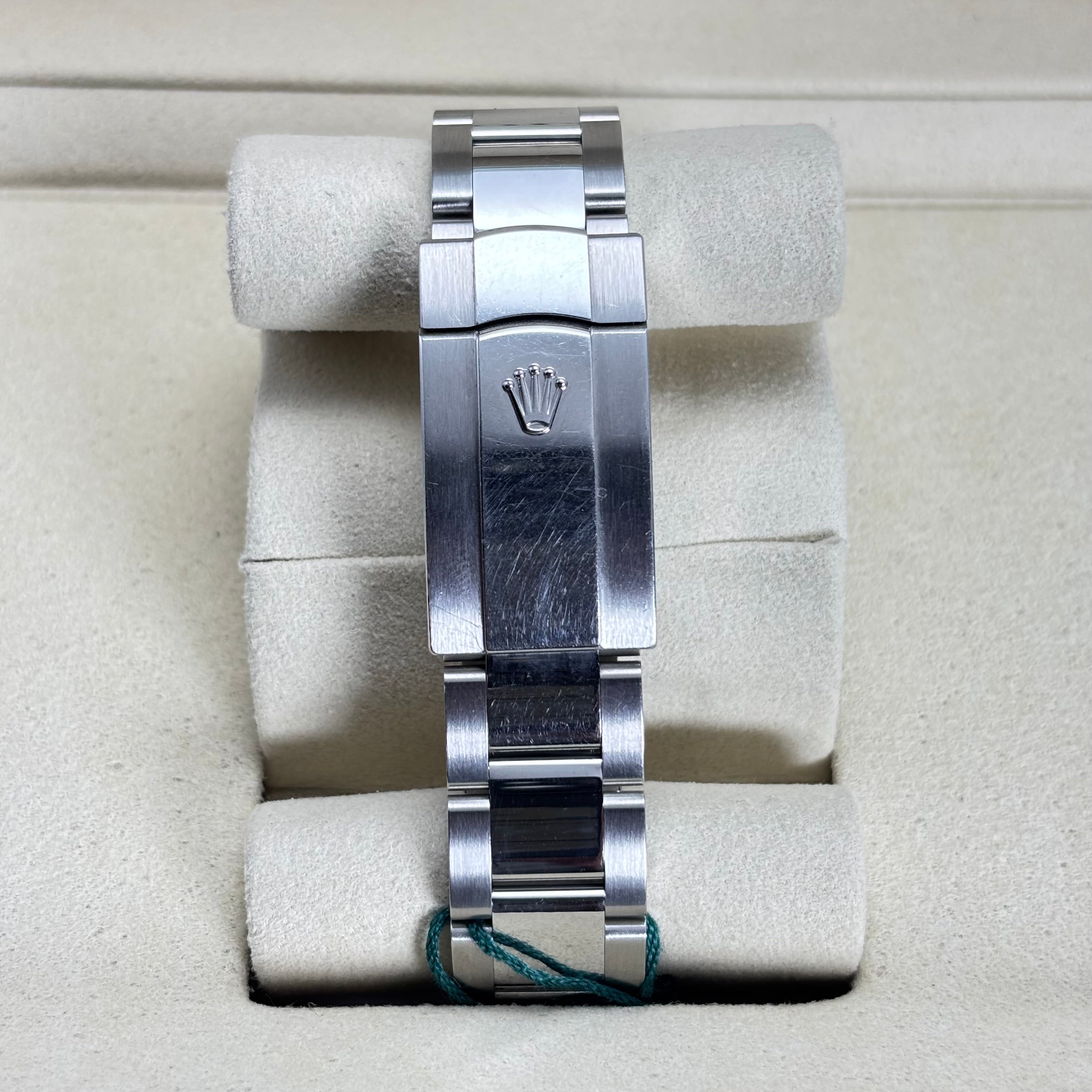 Pre-Owned 36MM Rolex Datejust “Wimbledon” Dial Ref. 126200 (Box&Card)