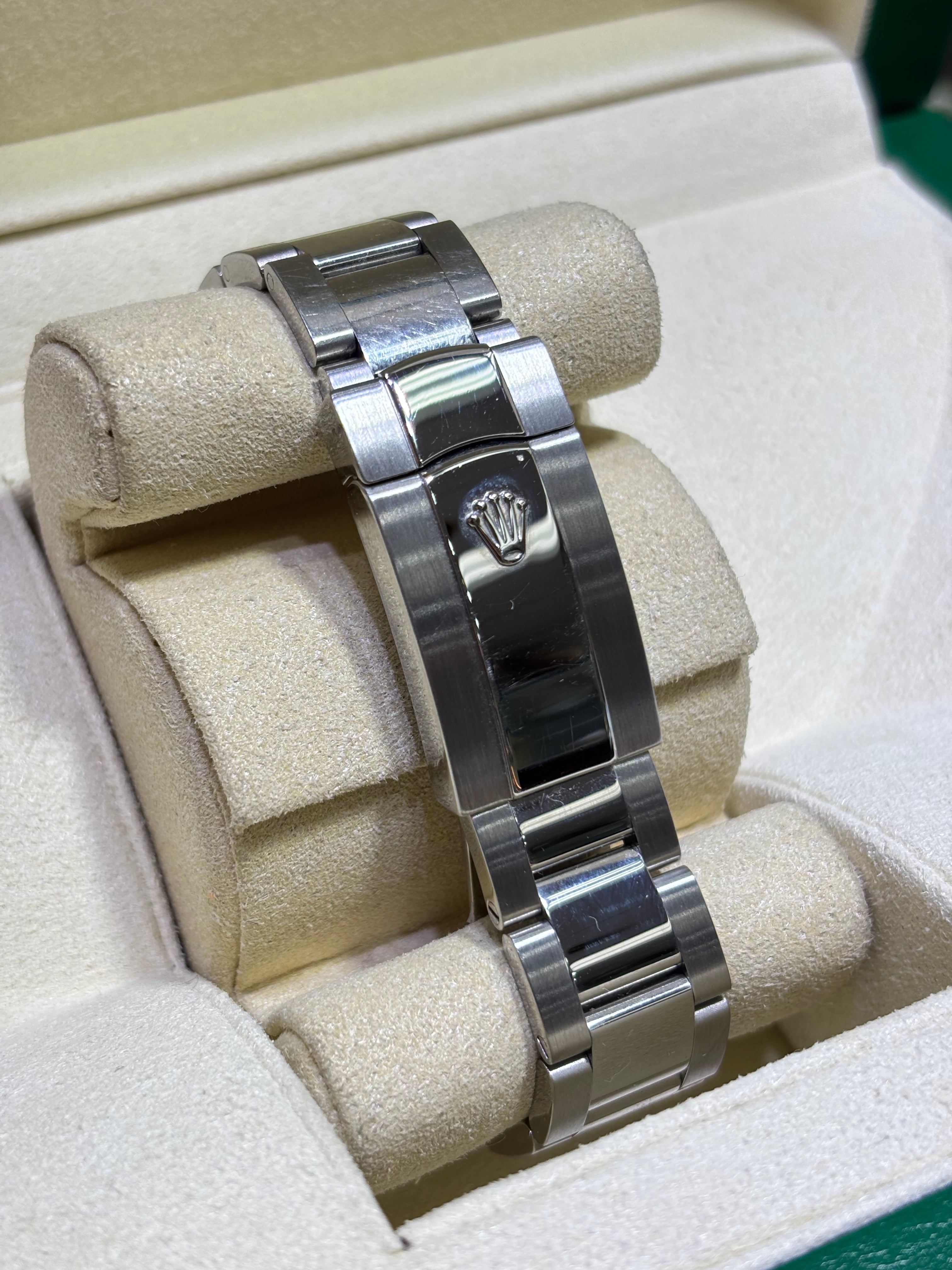 41MM ROLEX DATEJUST | STEEL | OYSTER-BRACELET | CORAL DIAL