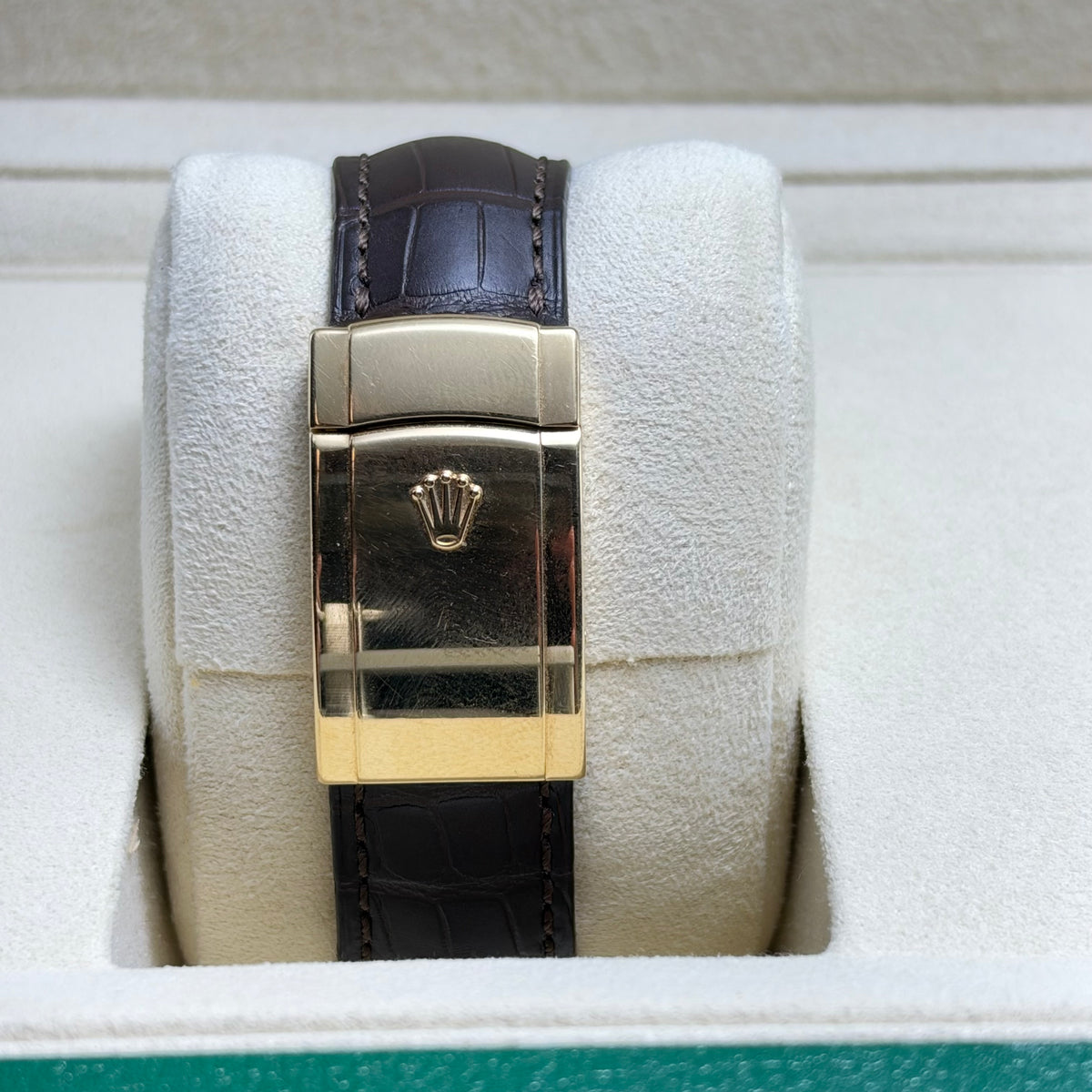 42MM ROLEX SKY-DWELLER (REF.326235) 18KT YELLOW GOLD / LEATHER BRACELET / IVORY DIAL