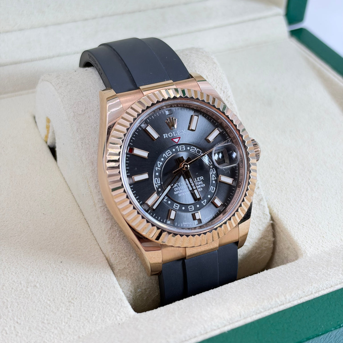 42MM ROLEX SKY-DWELLER (REF.326235) 18KT ROSE GOLD / OYSTER FLEX BRACELET / SLATE GREY DIAL