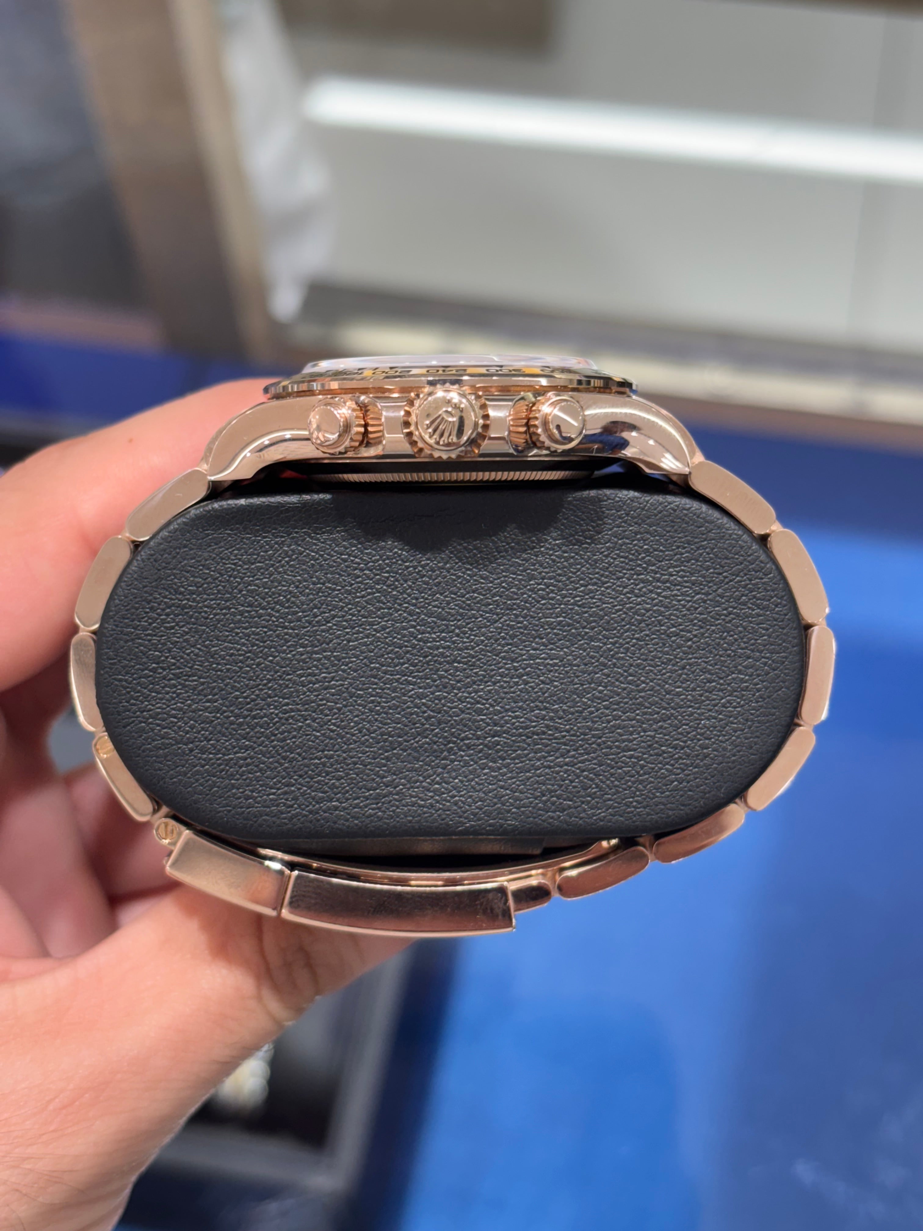 ROLEX DAYTONA 40MM | 18KT ROSE GOLD | OYSTER BRACELET | BLACK DIAMOND DIAL