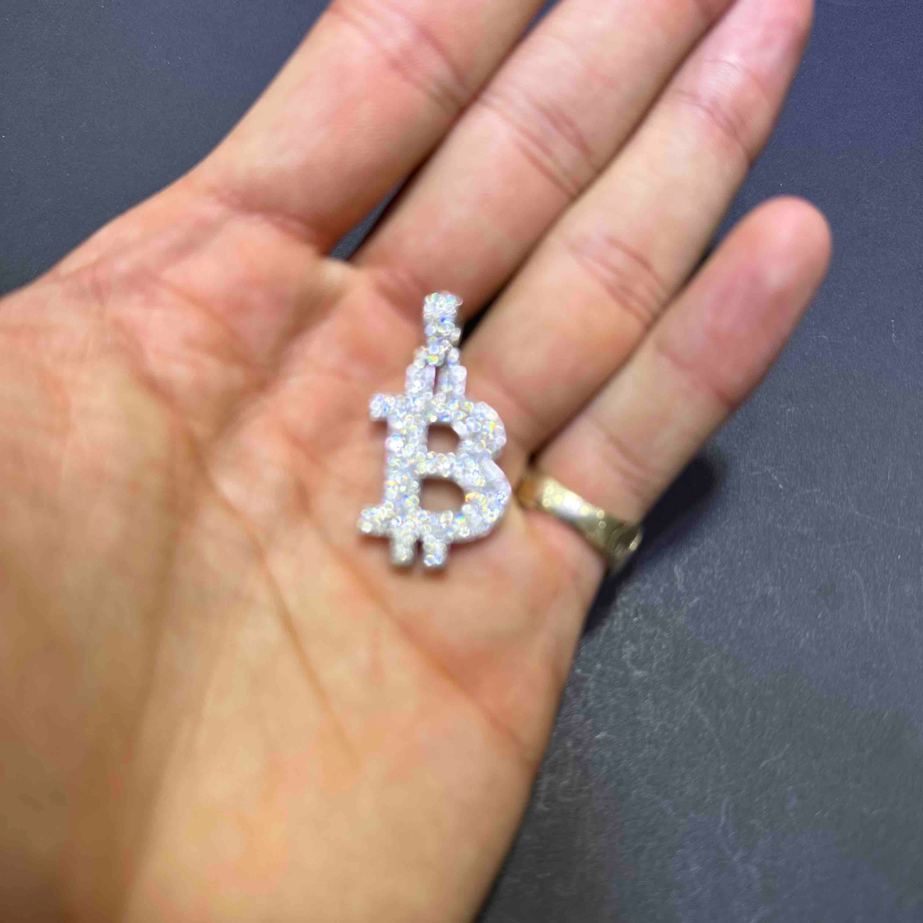 bitcoin pendant