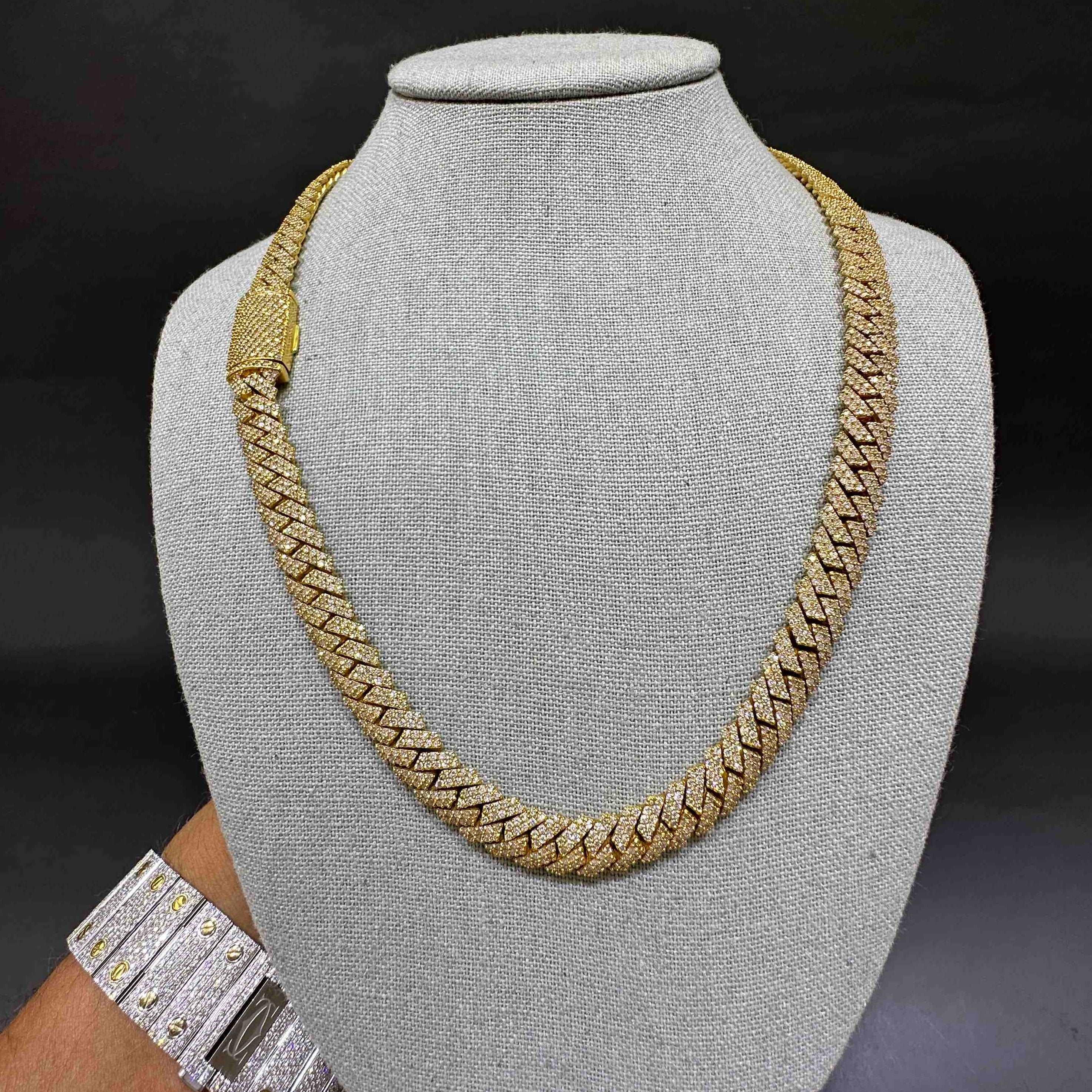 Iced Out Prong Cuban Link VS1