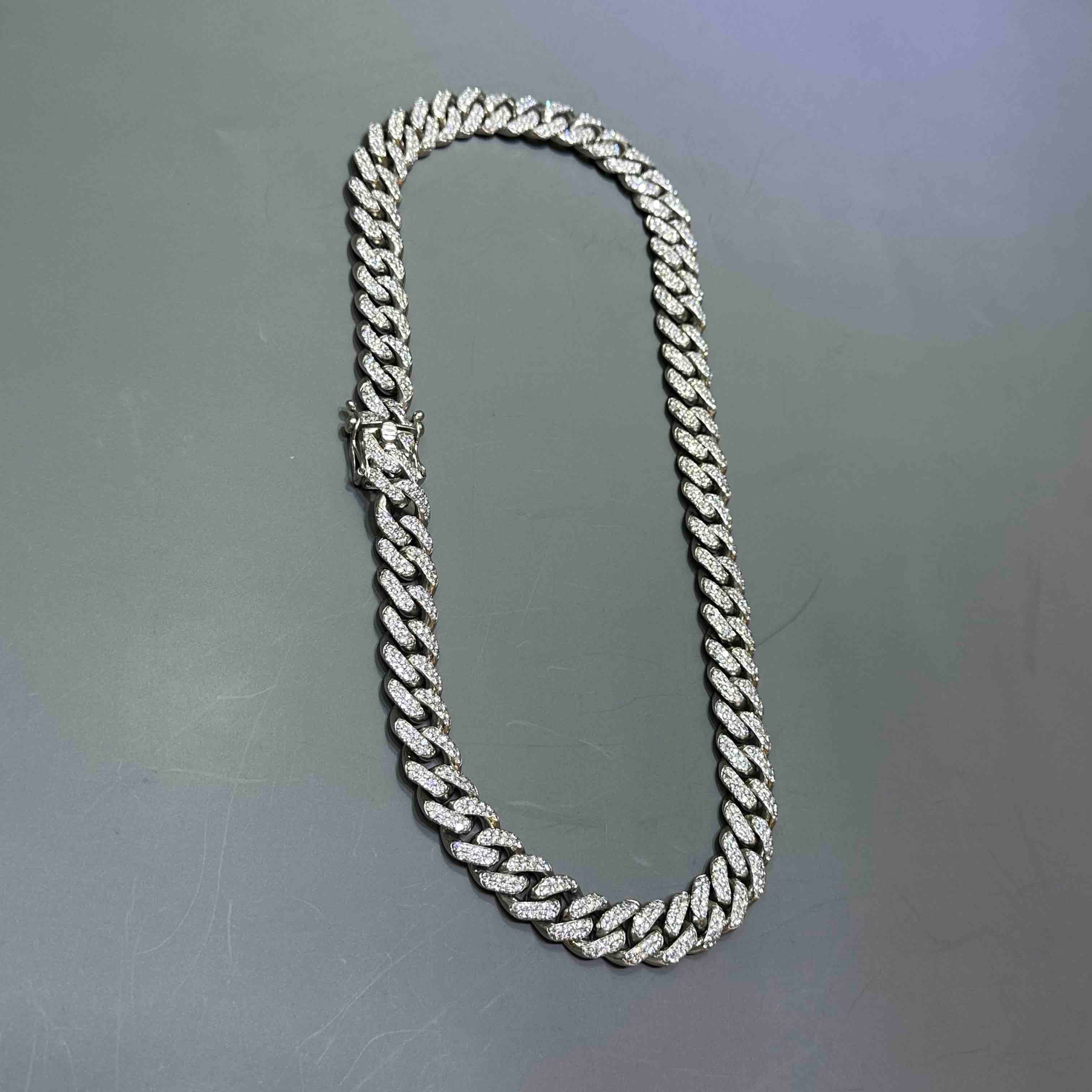 ICED OUT CUBAN LINK VVS1