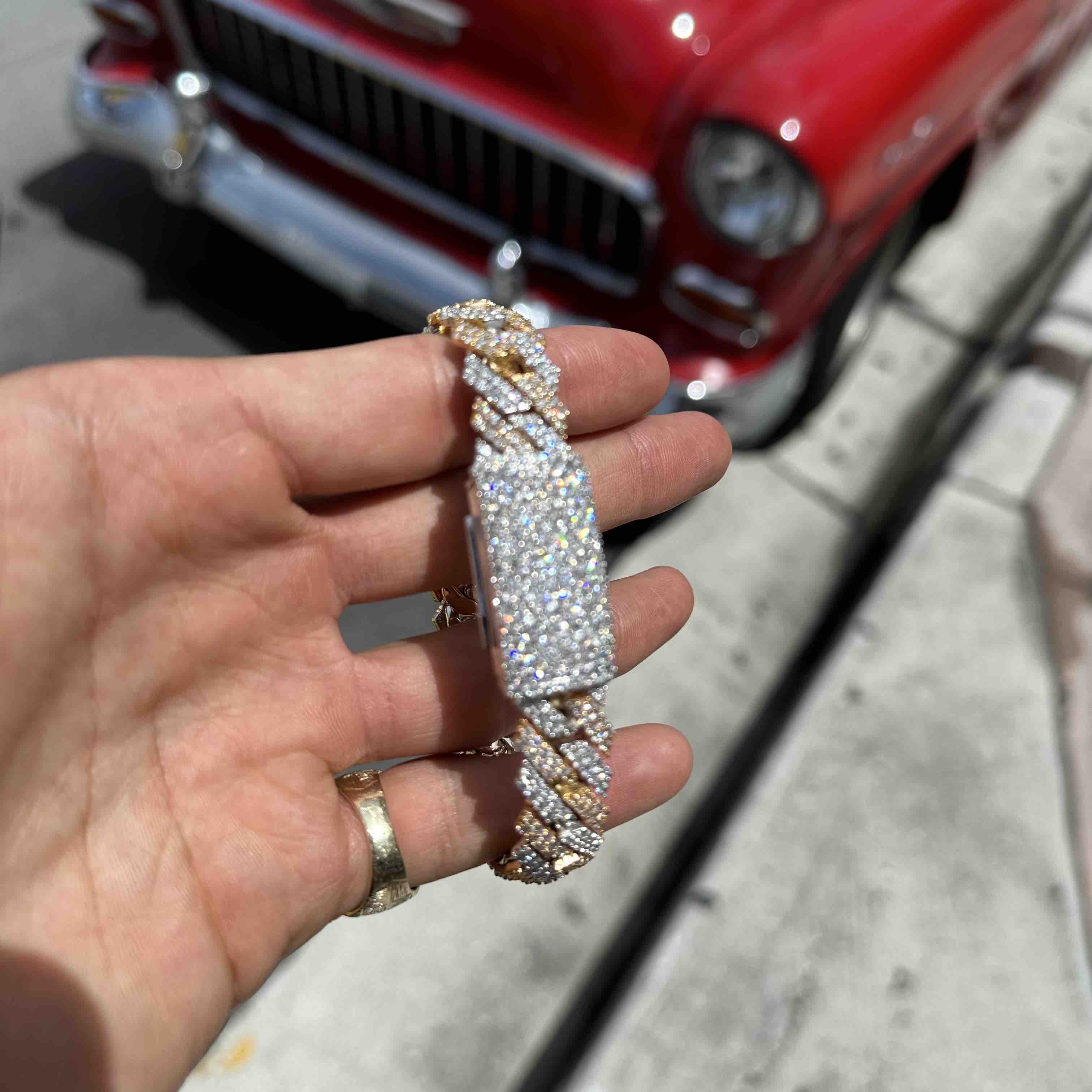 BUST DOWN CUBAN LINK BRACELET