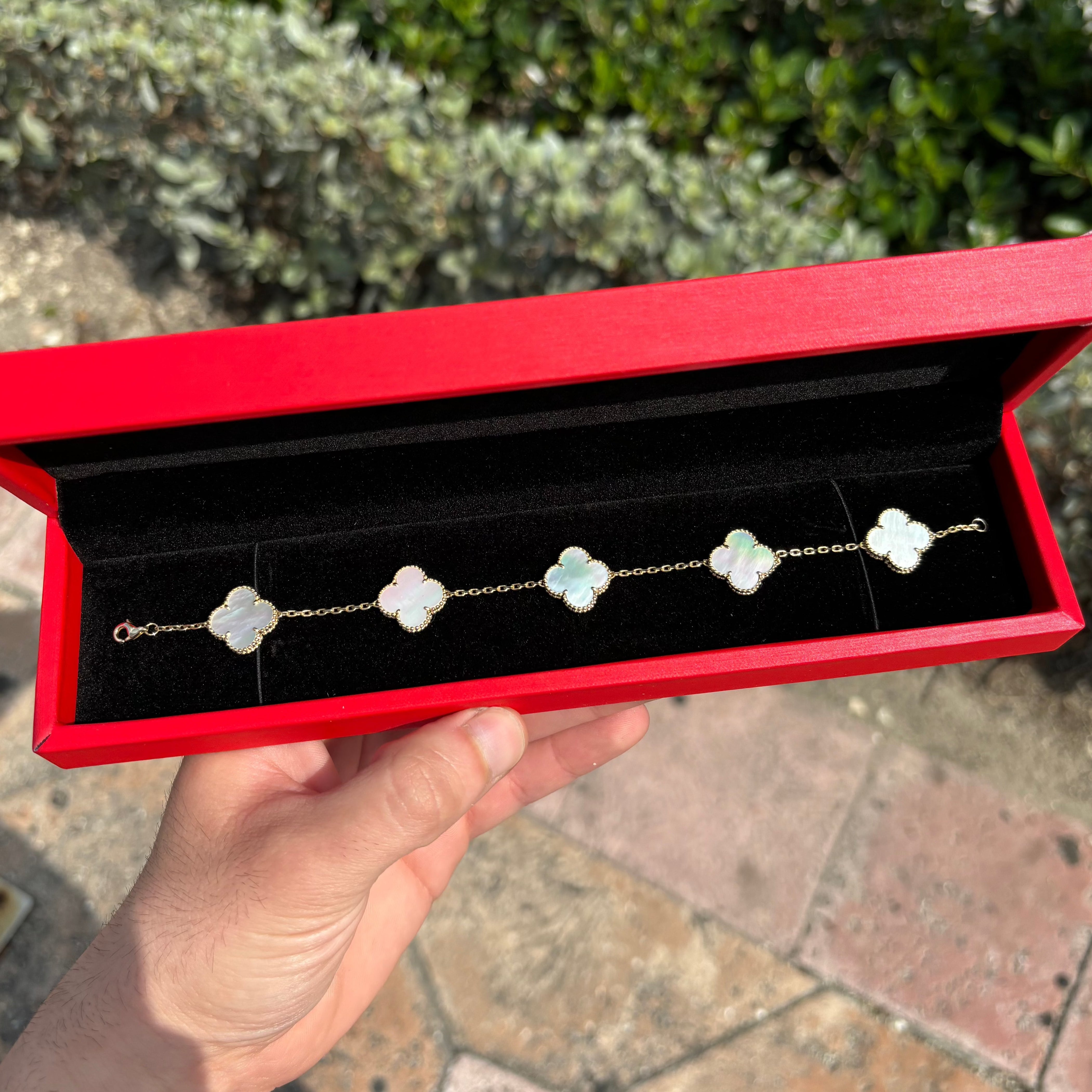 14k Yellow Gold Mother of Pearl Clover Bracelet