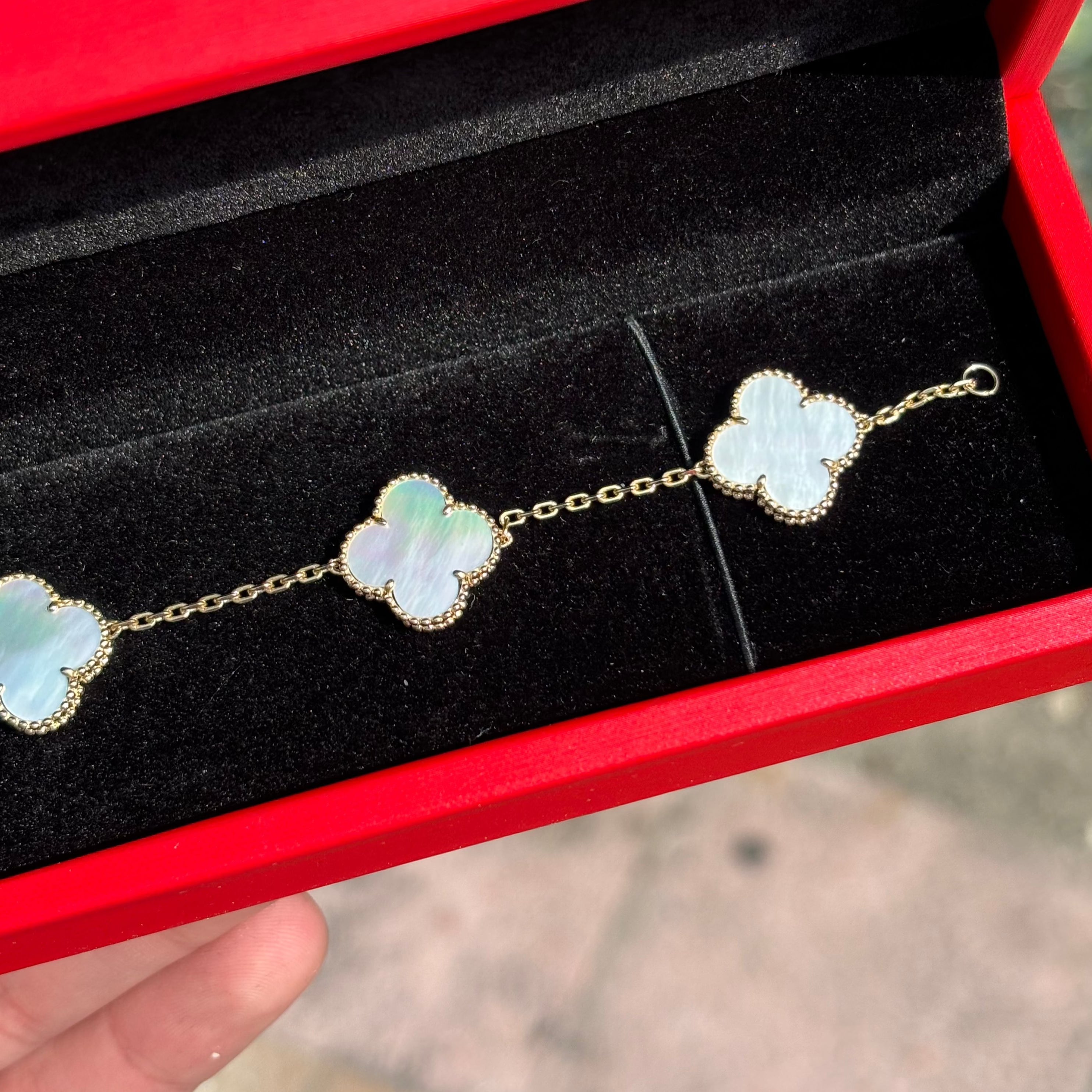 14k Yellow Gold Mother of Pearl Clover Bracelet