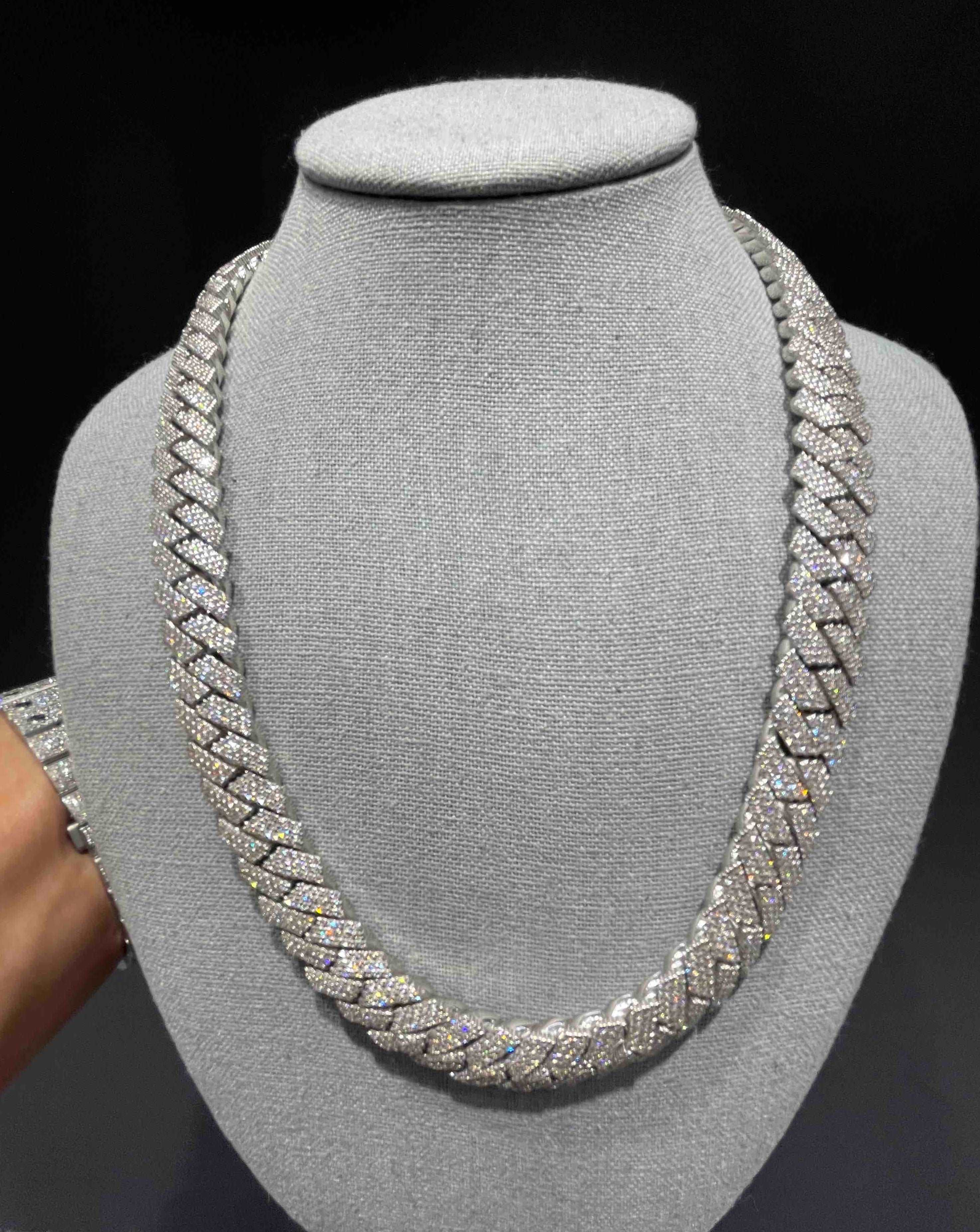 Iced Out Cuban Chain VVS