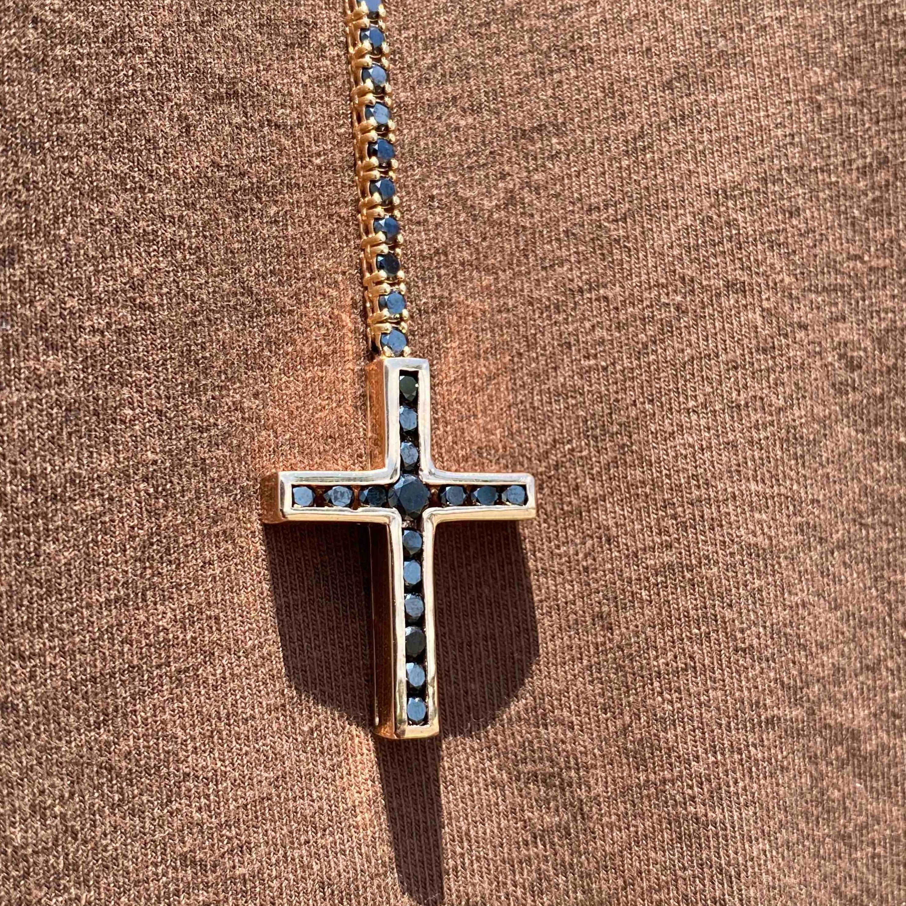 rose gold diamond cross necklace