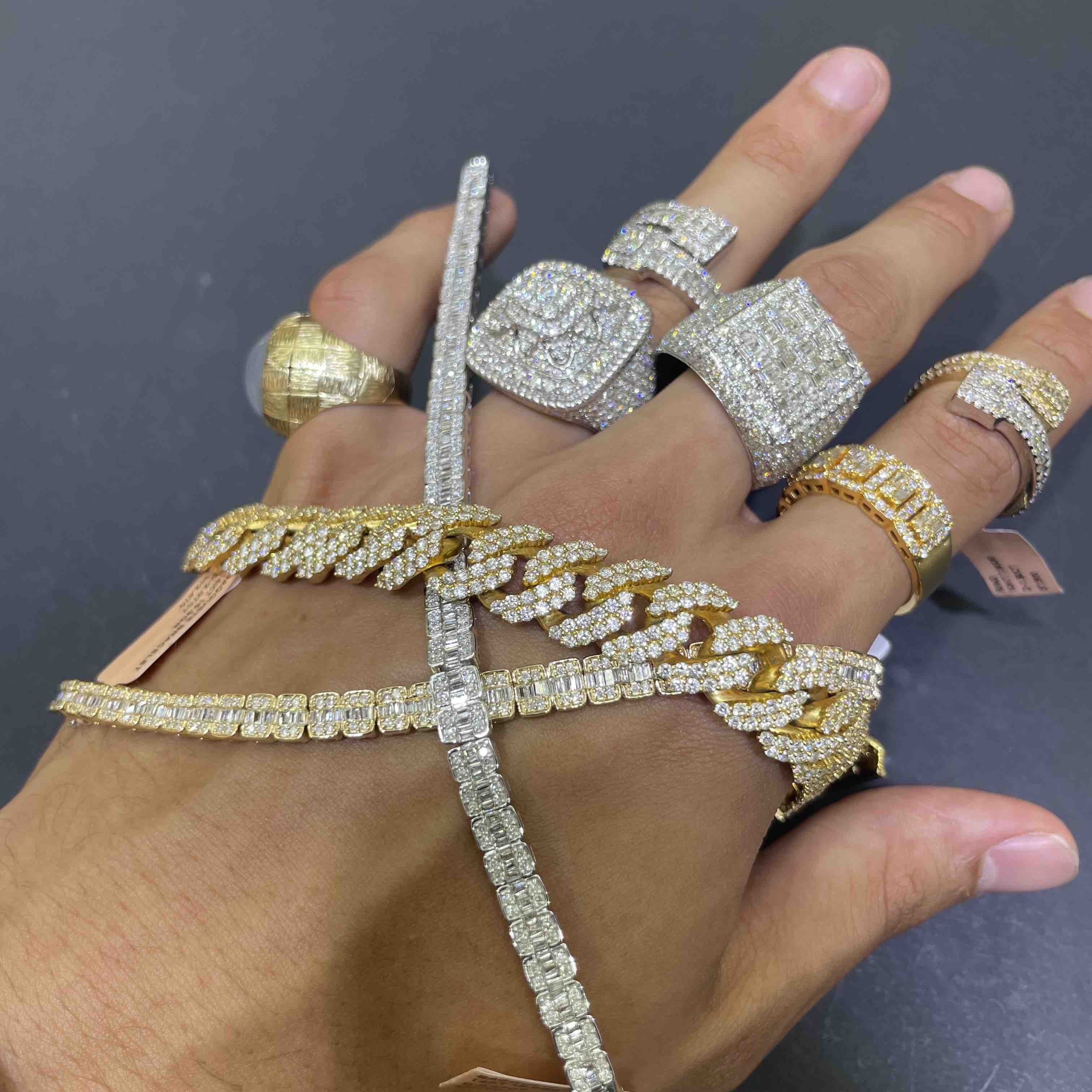 10k BAGUETTE NATURAL DIAMOND RING