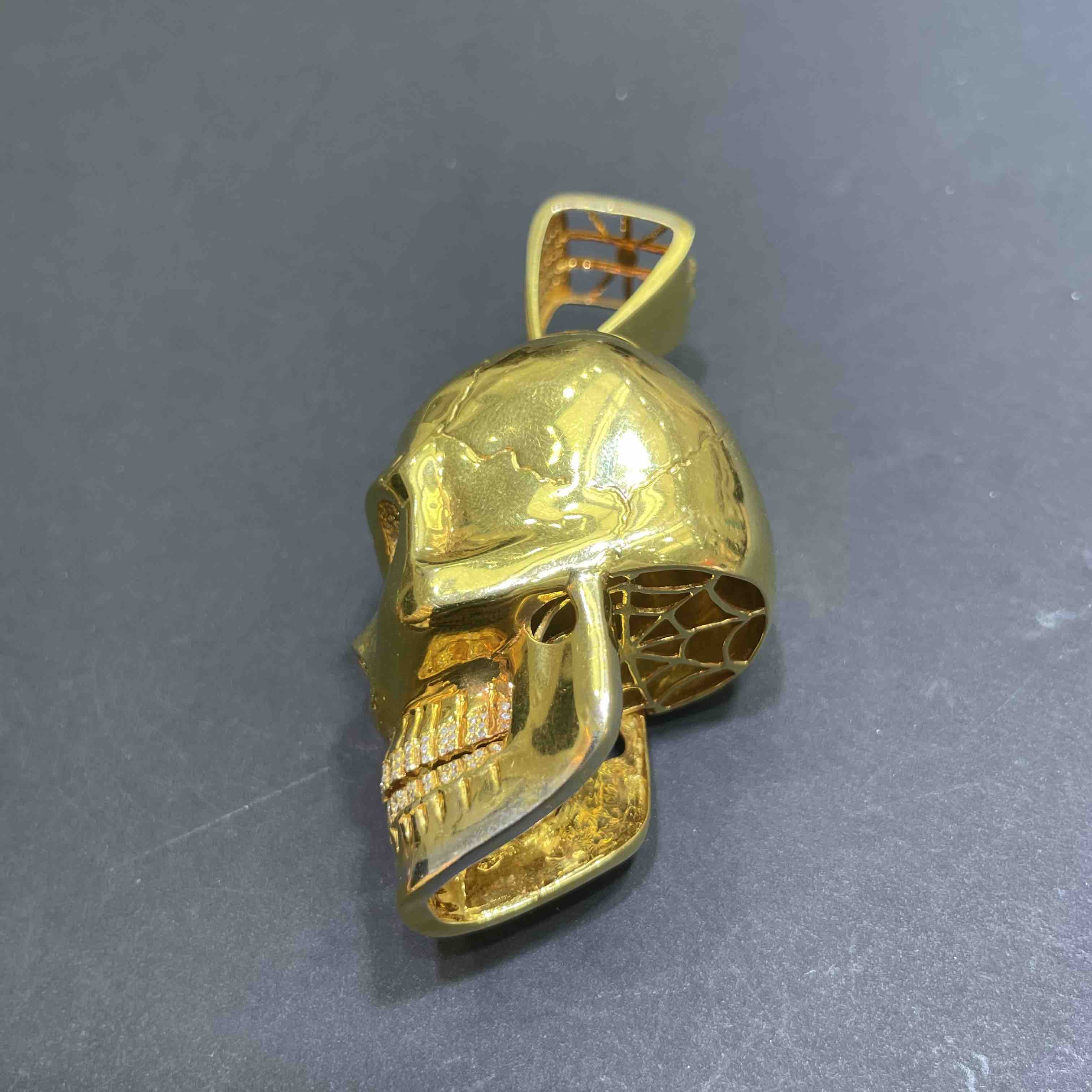Pendant Iced Out Gold Skull