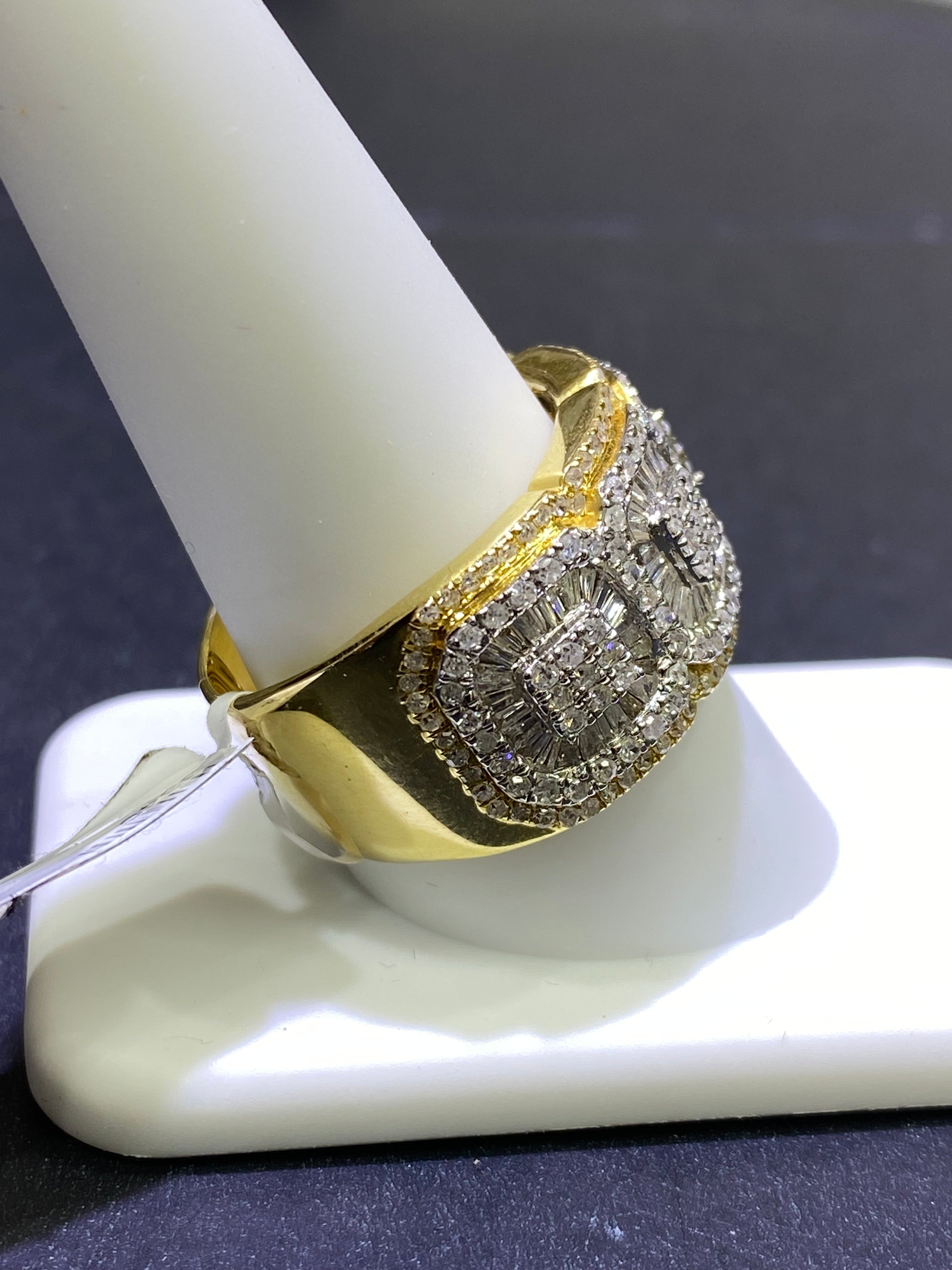 14k NATURAL DIAMOND BAGUETTE RING