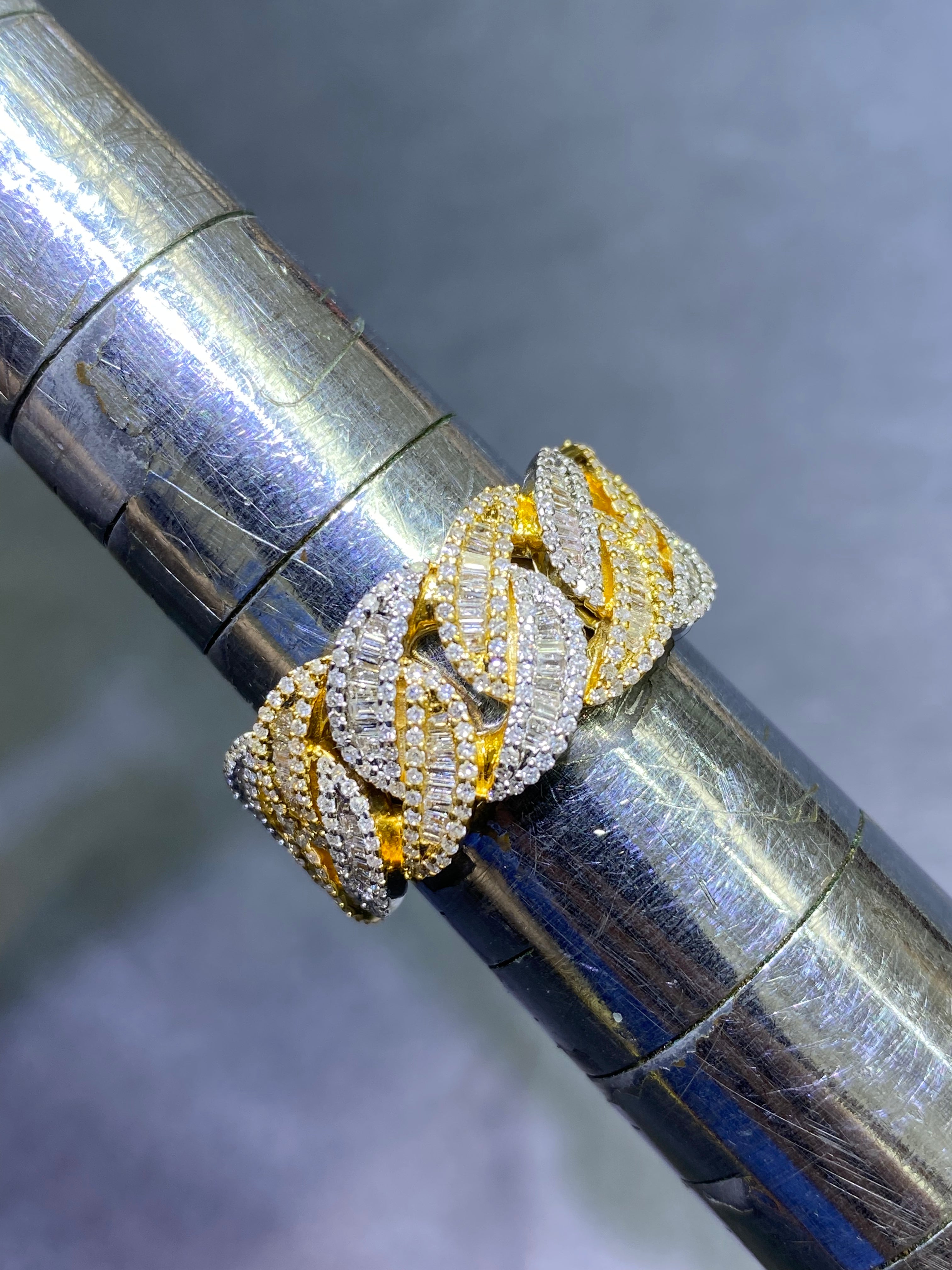 new 10 k “iced” diamond💎 miami cuban link ring 1.7cts vs1