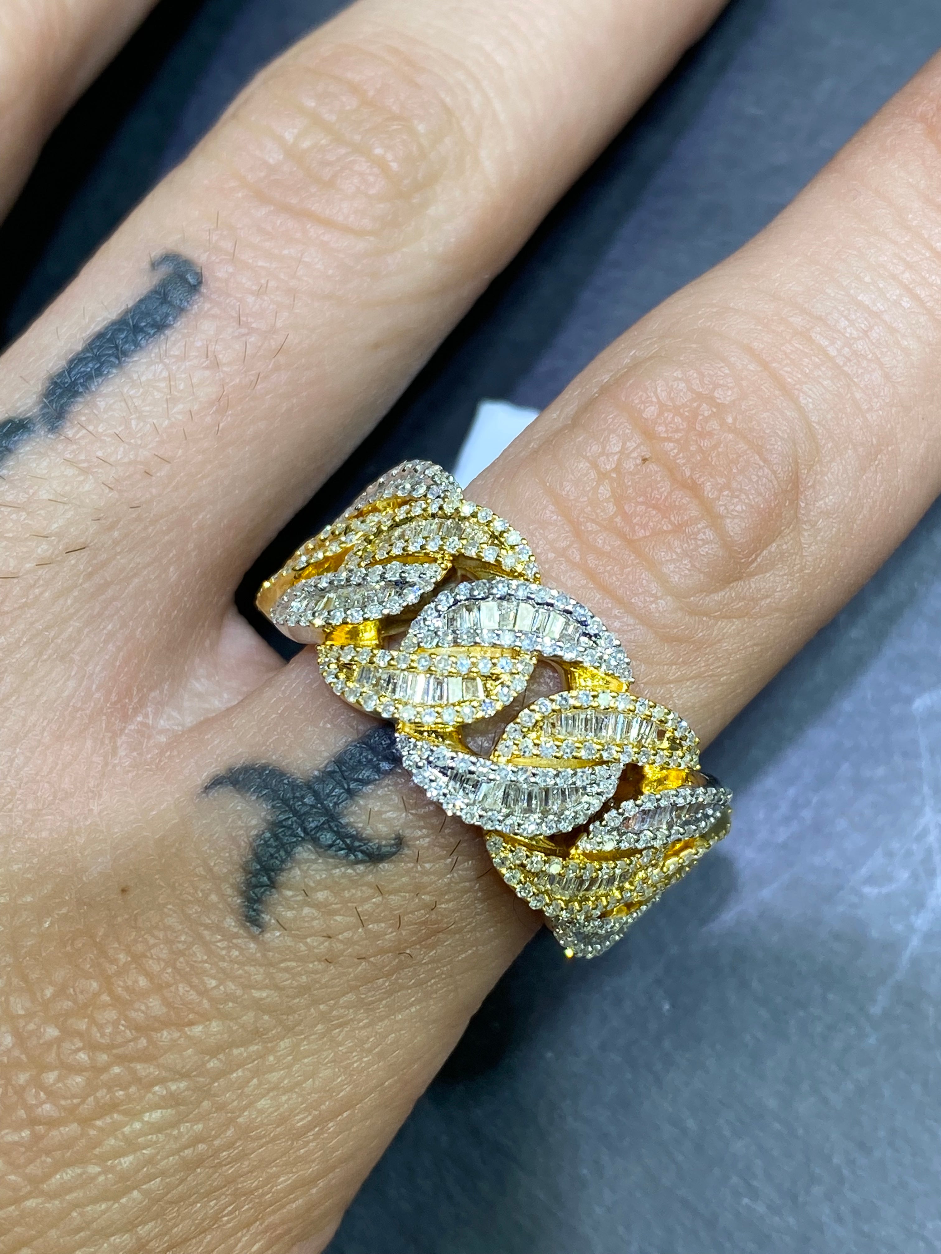 new 10 k “iced” diamond💎 miami cuban link ring 1.7cts vs1