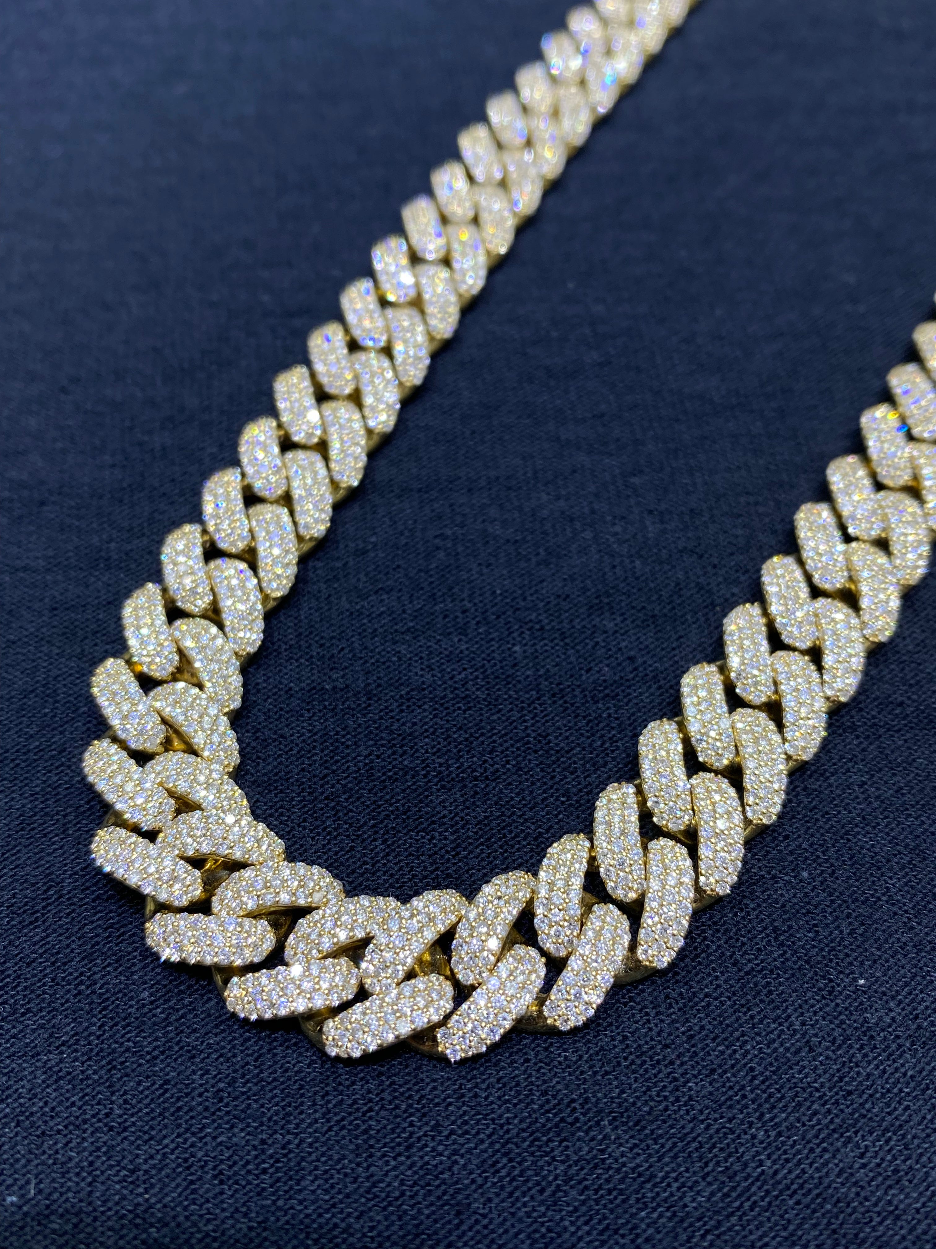 new โiced bustdown โ miami cuban link vs1 natural diamond ๐ 30cts.t.w.