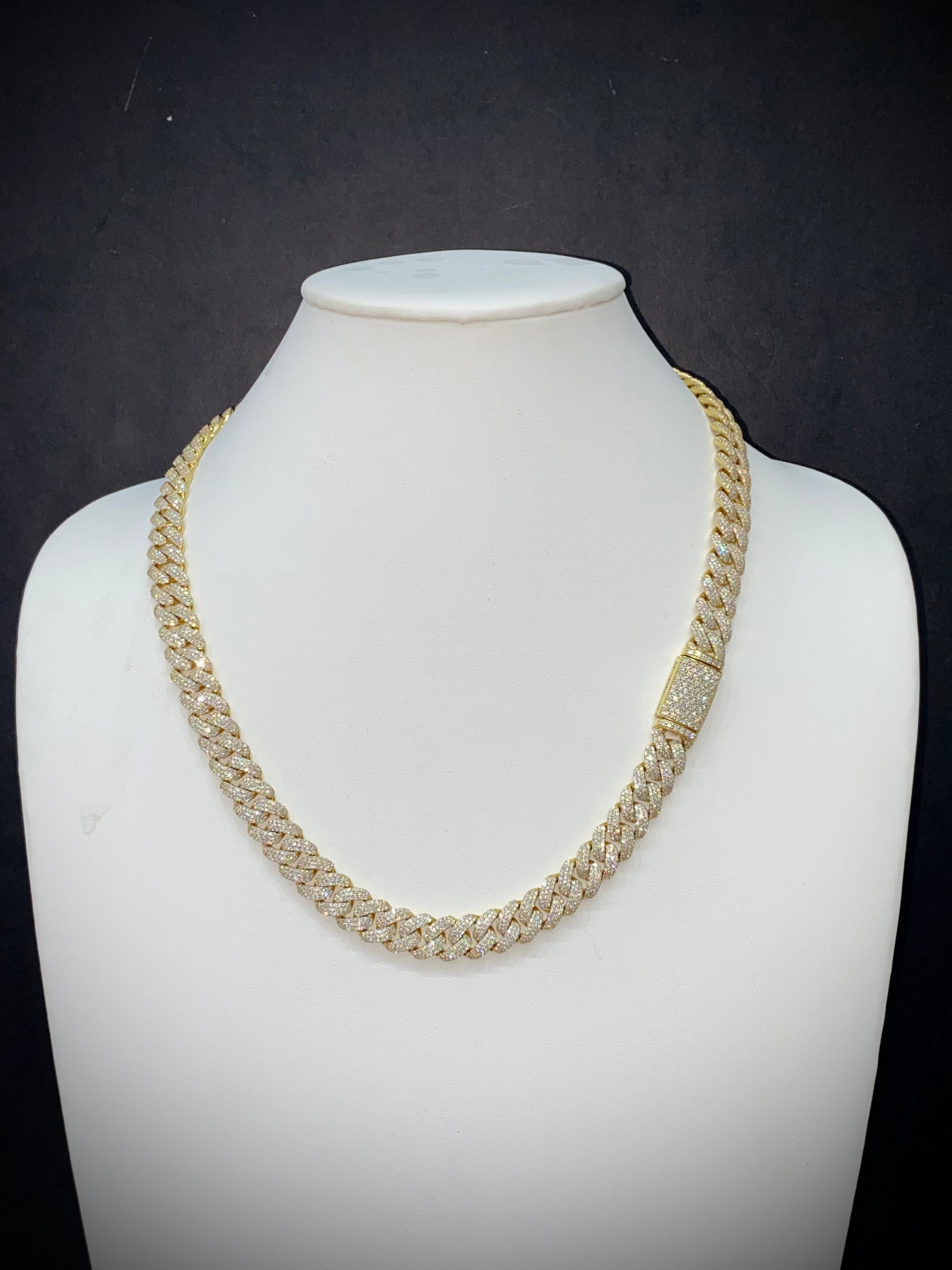 new โiced bustdown โ miami cuban link vs1 natural diamond ๐ 30cts.t.w.