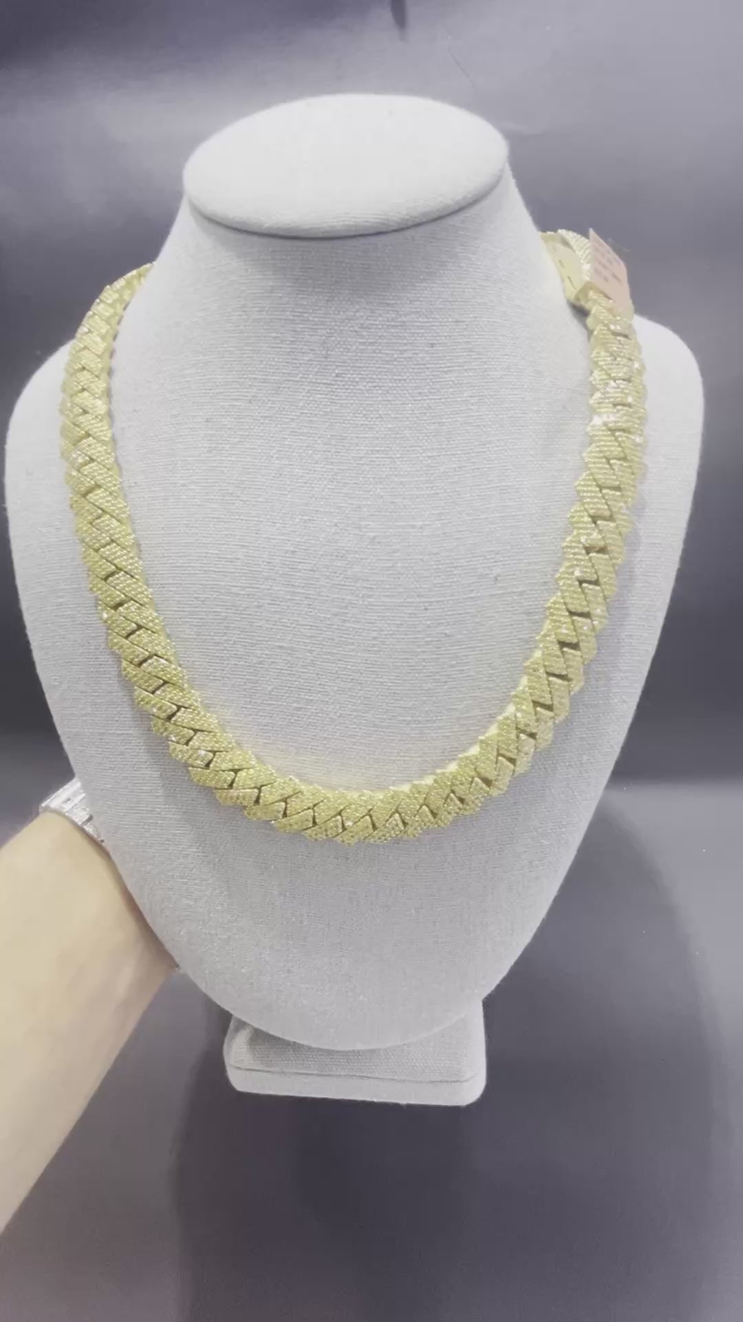 BUST DOWN CUBAN CHAIN