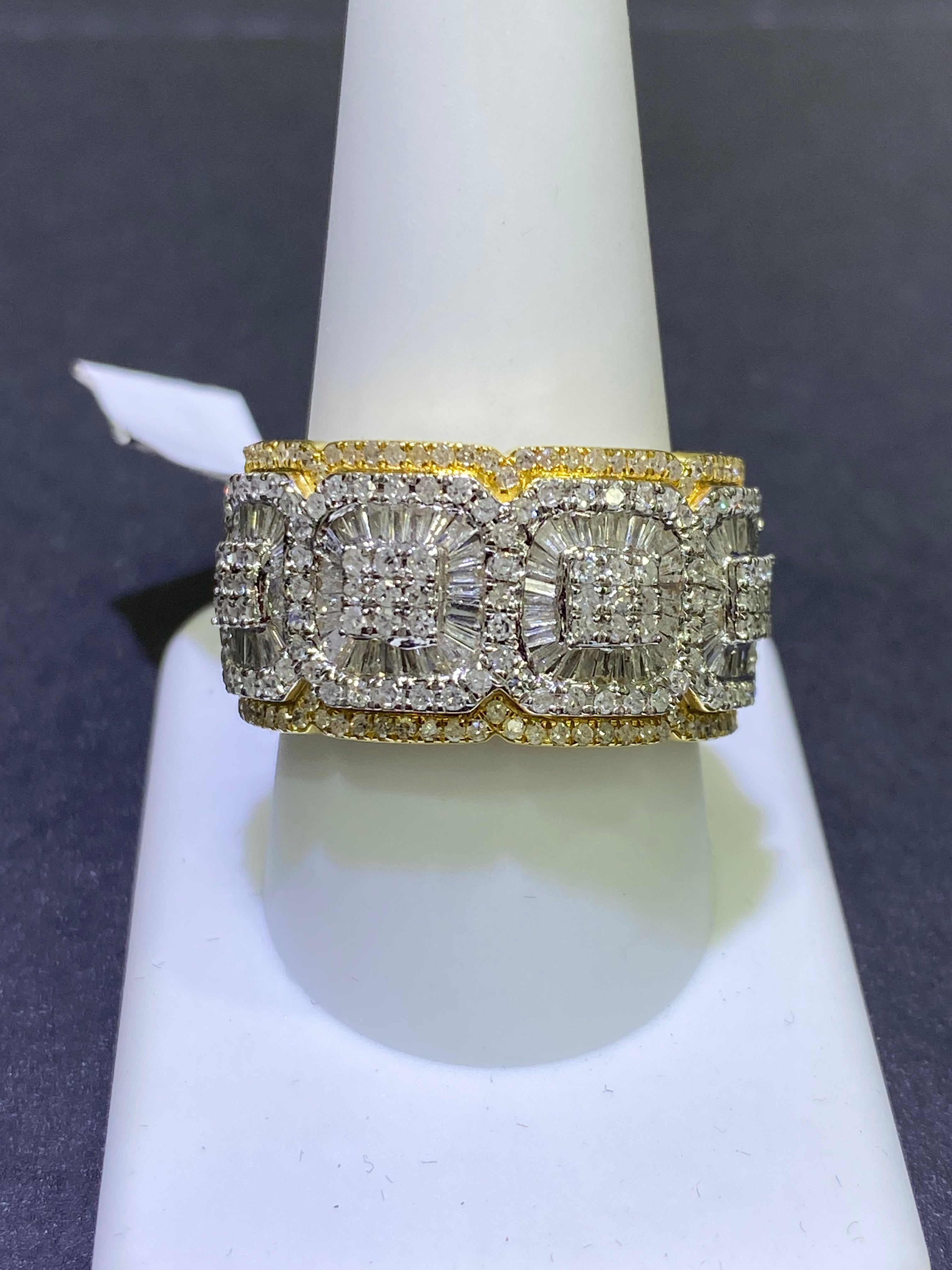 14k NATURAL DIAMOND BAGUETTE RING