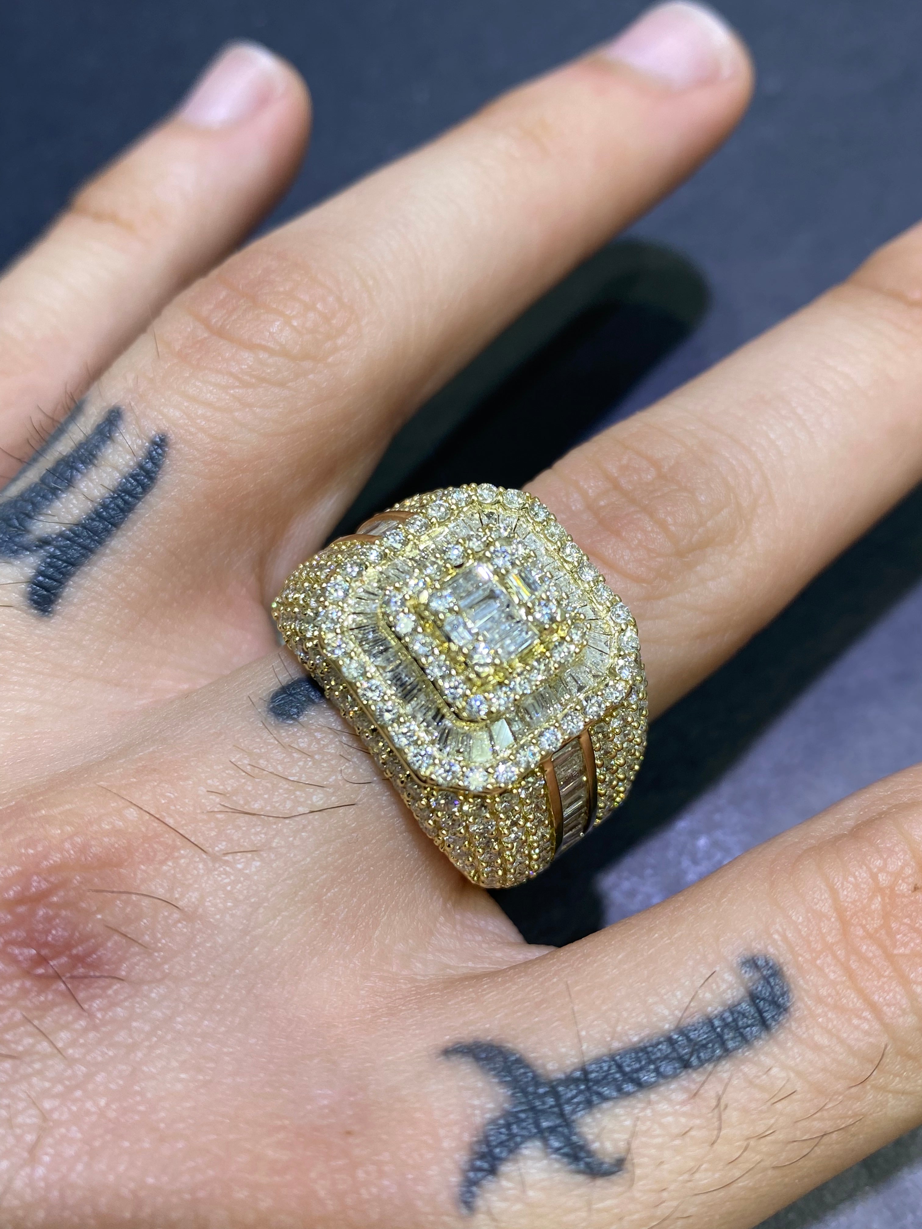 14k DIAMOND BAGUETTE RING