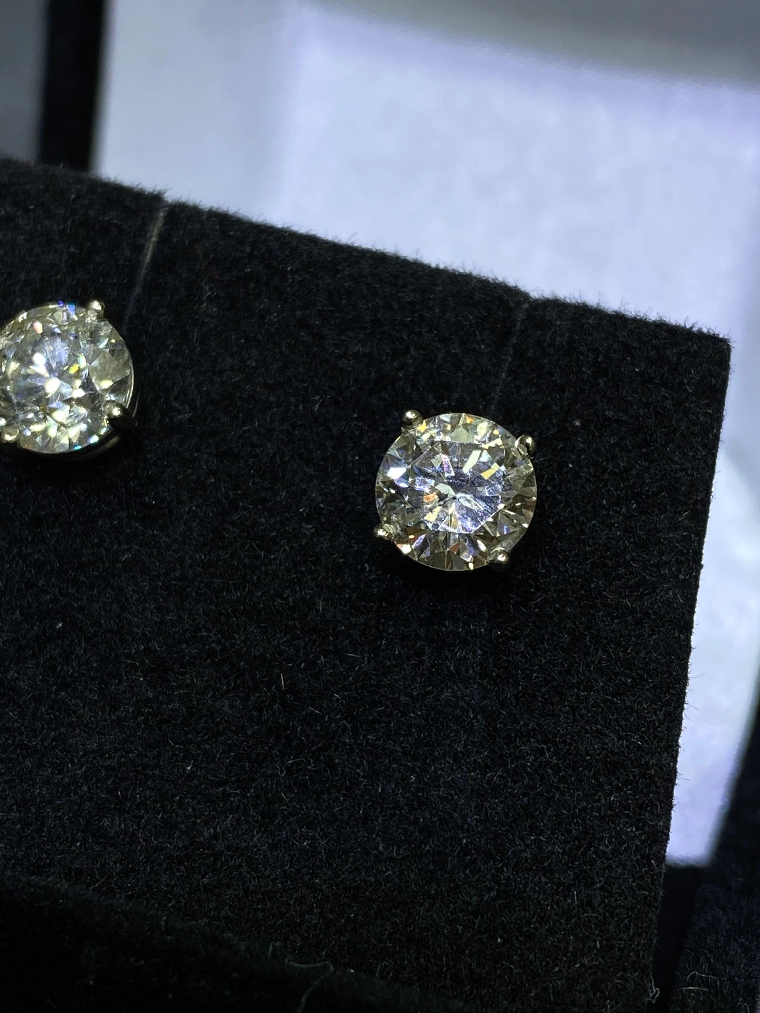 .50 ct stud earrings