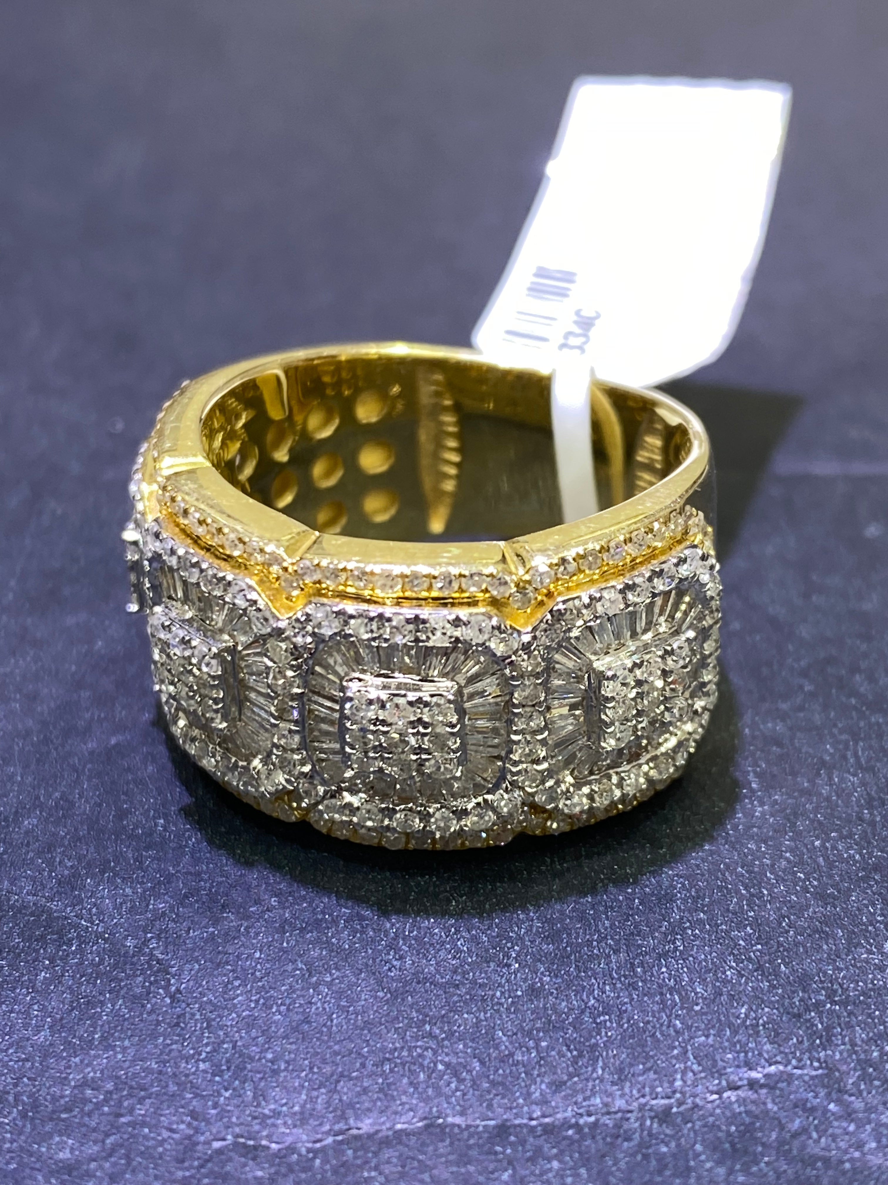 14k NATURAL DIAMOND BAGUETTE RING