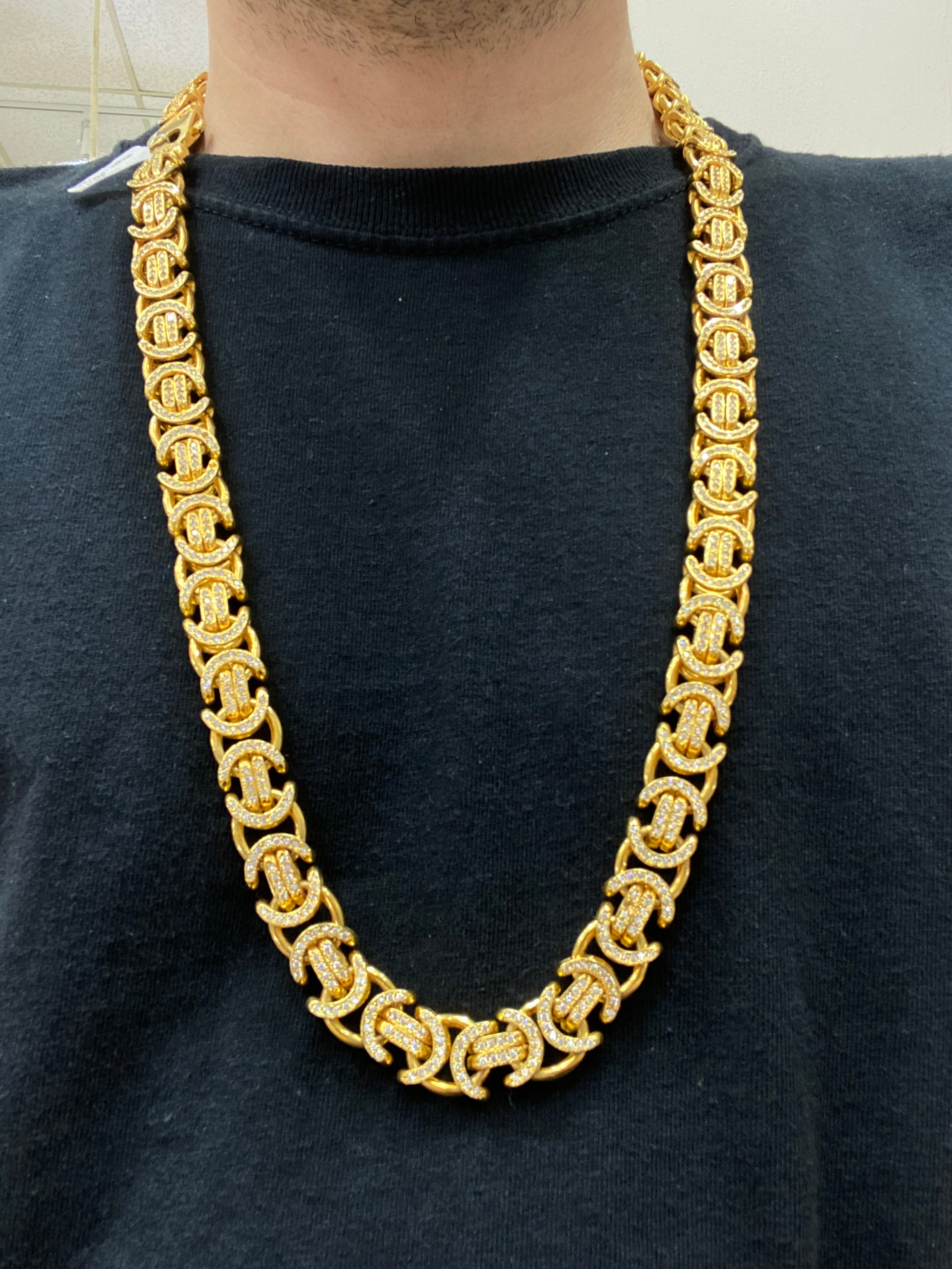 new 14k “kings chain”solid byzantine miami cuban link iced 15cts.t.w.vs1 natural diamonds