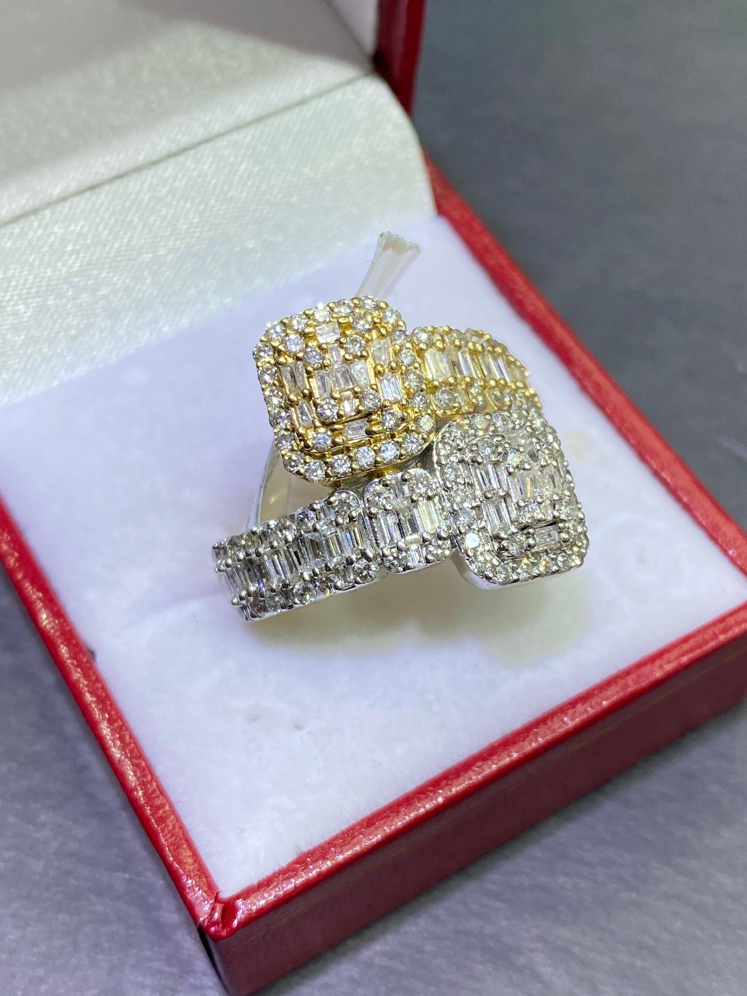 new 14k white ,rose,or yellow 2 carat vs1 natural diamonds baguettes ring