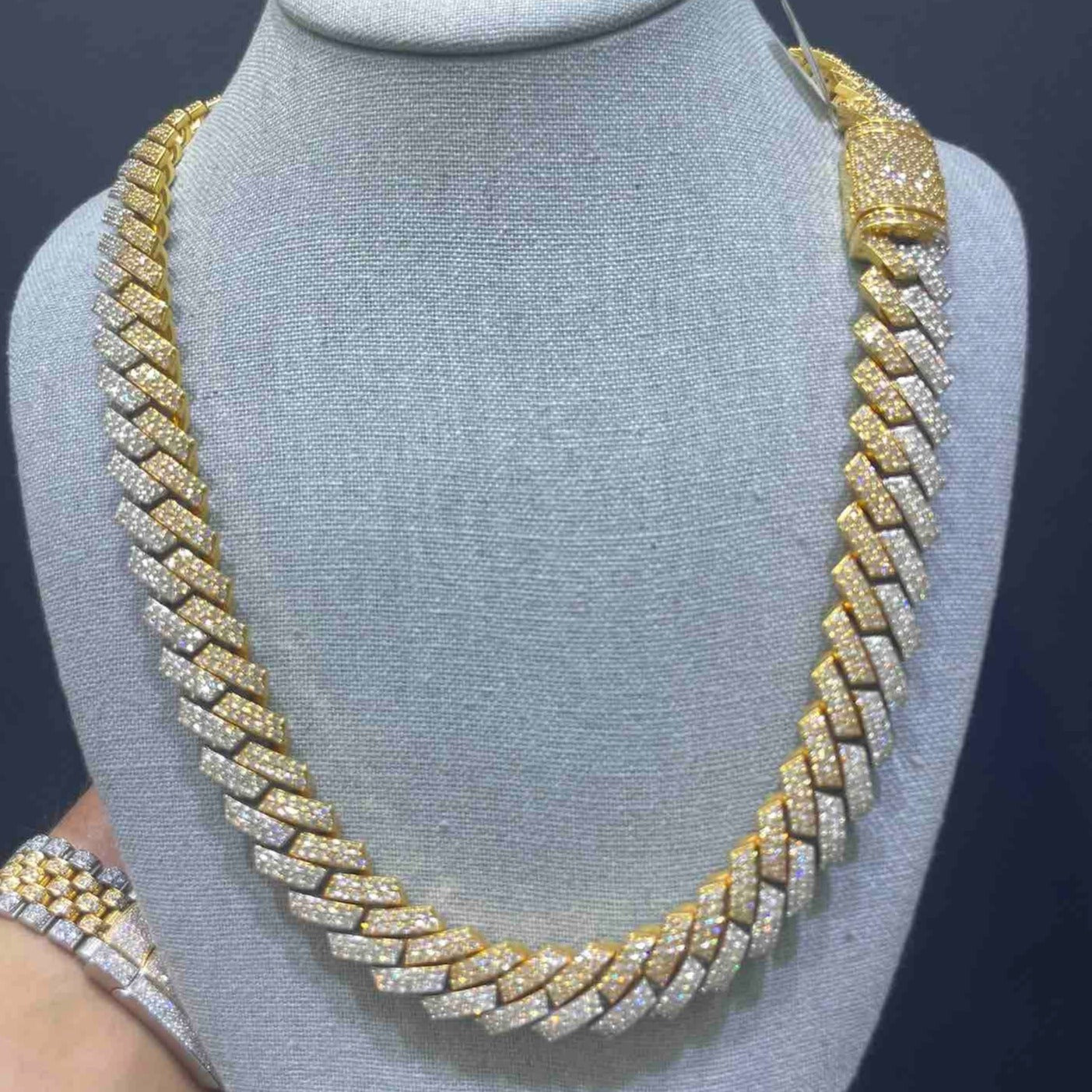 Bust Down Cuban Chain VVS