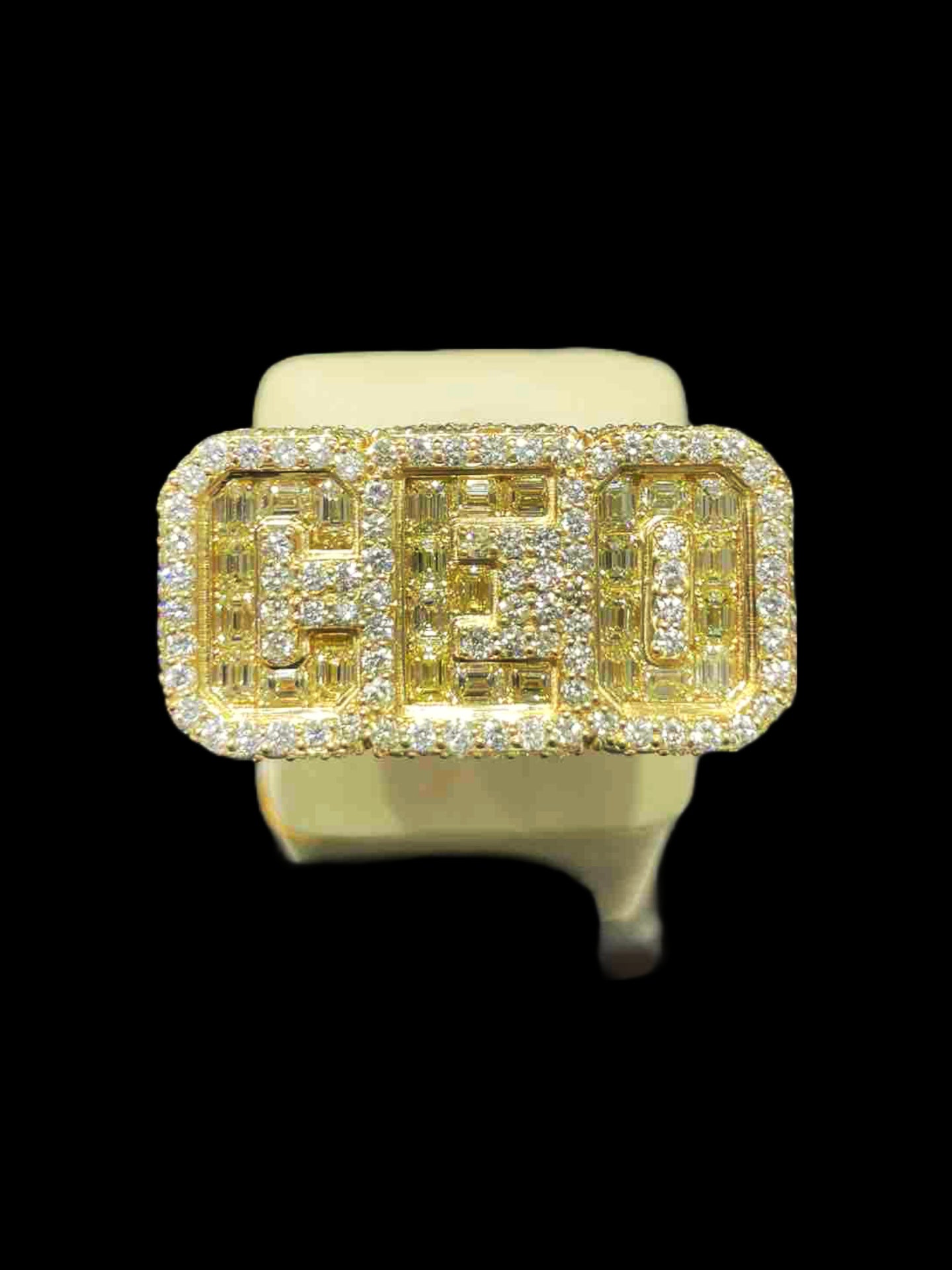 iced out ceo ring bust down ring with vvs1 natural diamonds 14k gold 55 grams and 17 cts t.w.