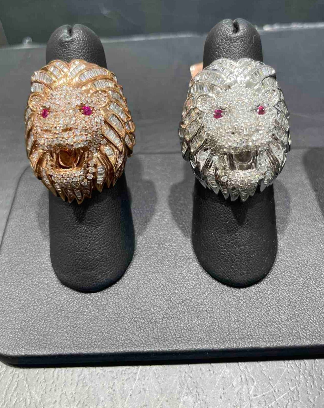 14k VS1 ICED OUT LION RING