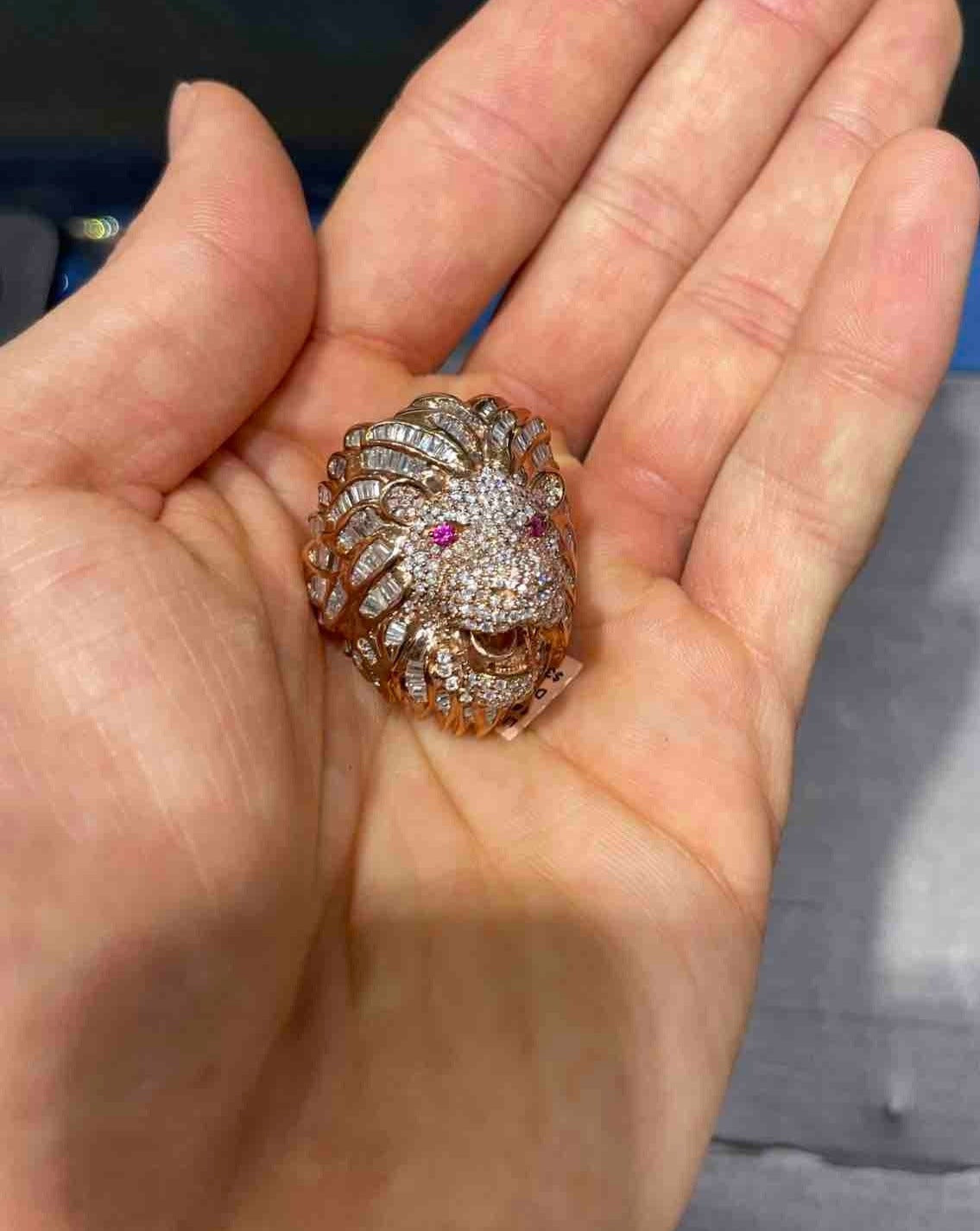 14k VS1 ICED OUT LION RING
