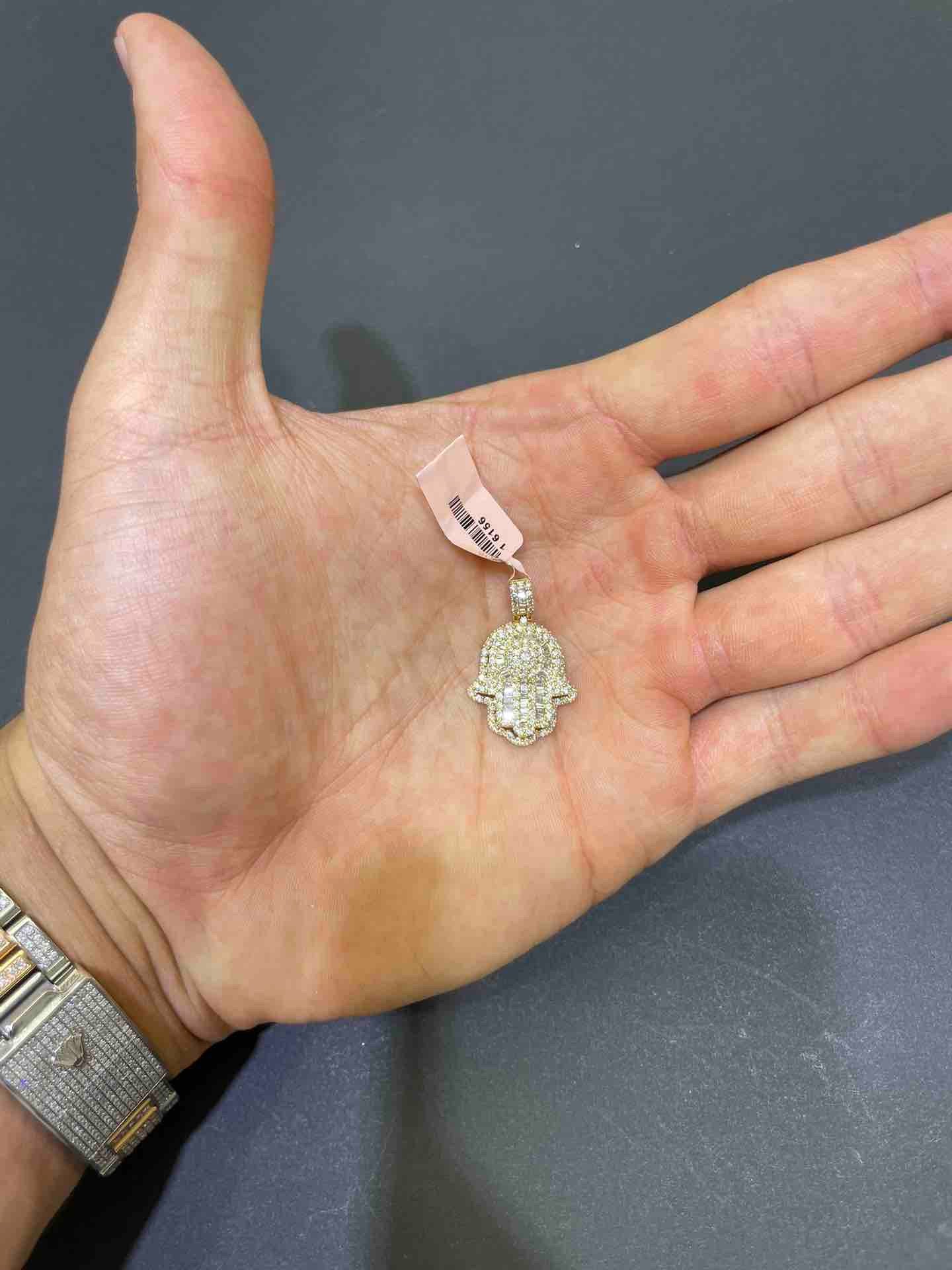 "Iced Hamsa" Vs1 natural diamonds