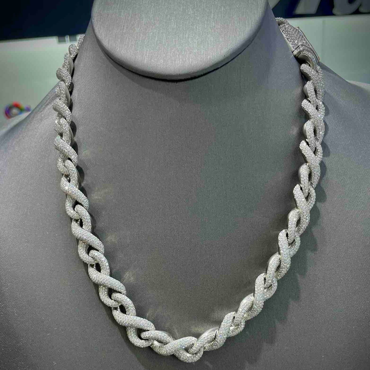 VVS1 "ICED Bust Down" 14k Infinity Link Migos Chain white gold