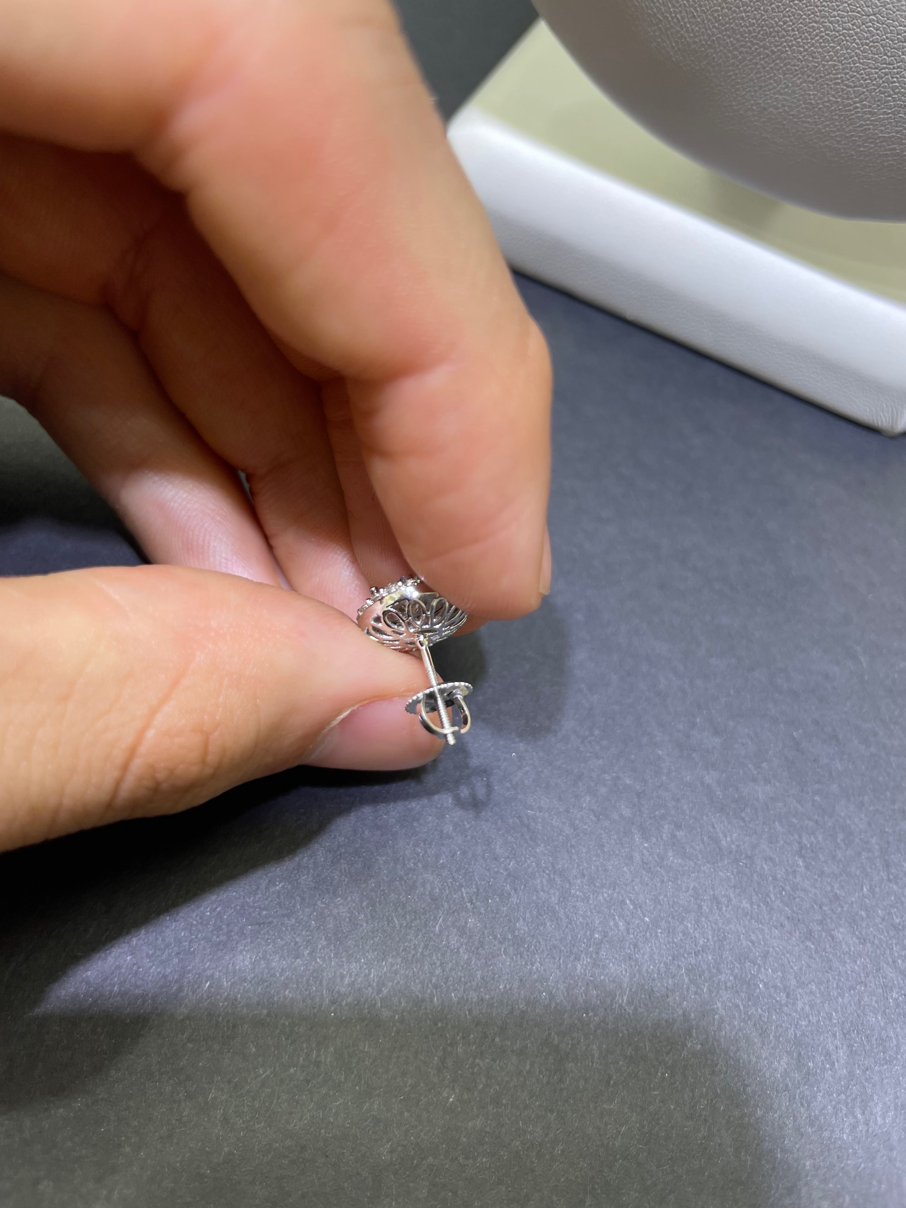 1.06 carats natural diamond 9mm