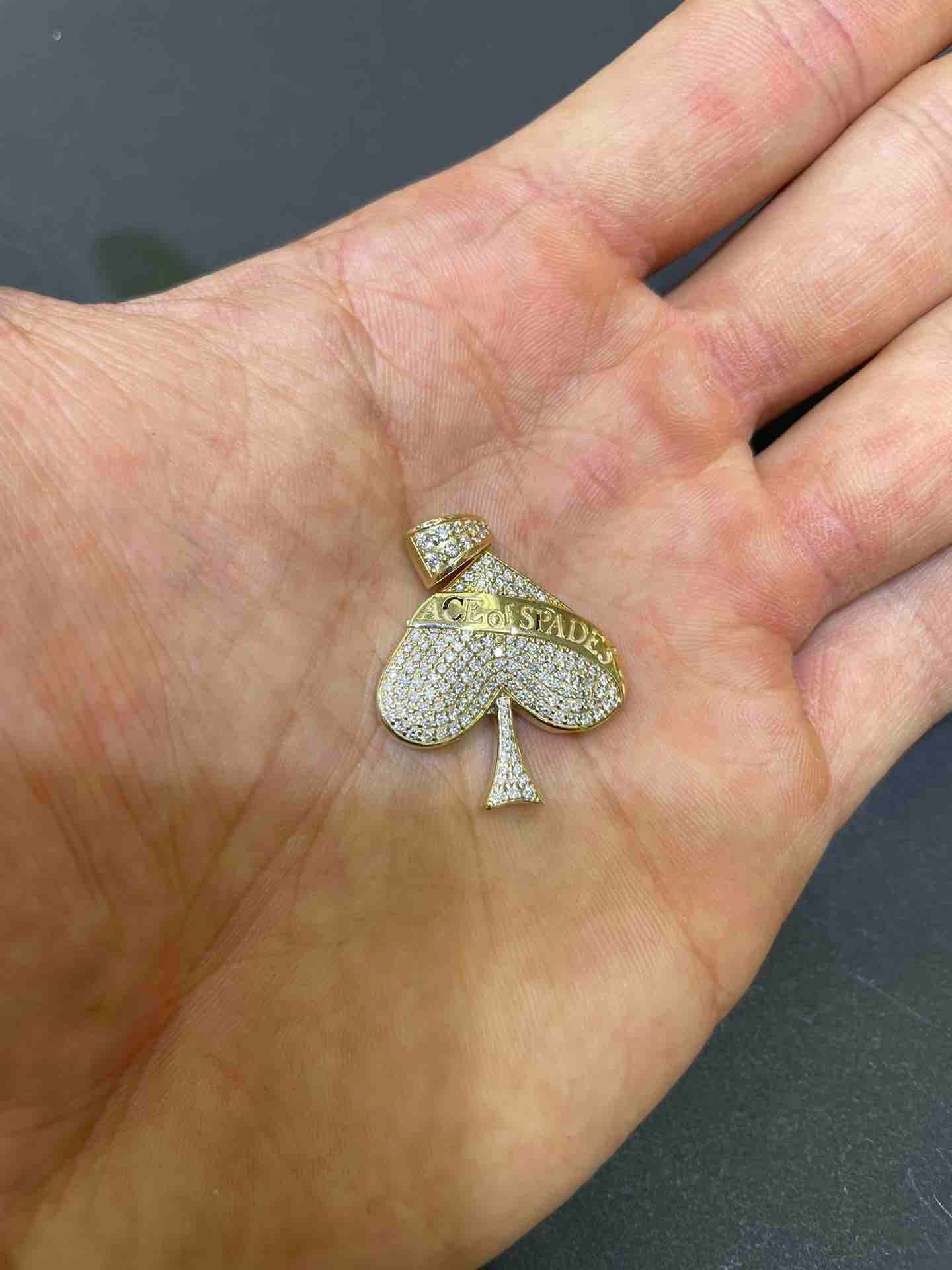 3 cts Vs-1 Ace of Spade Heart Pendant