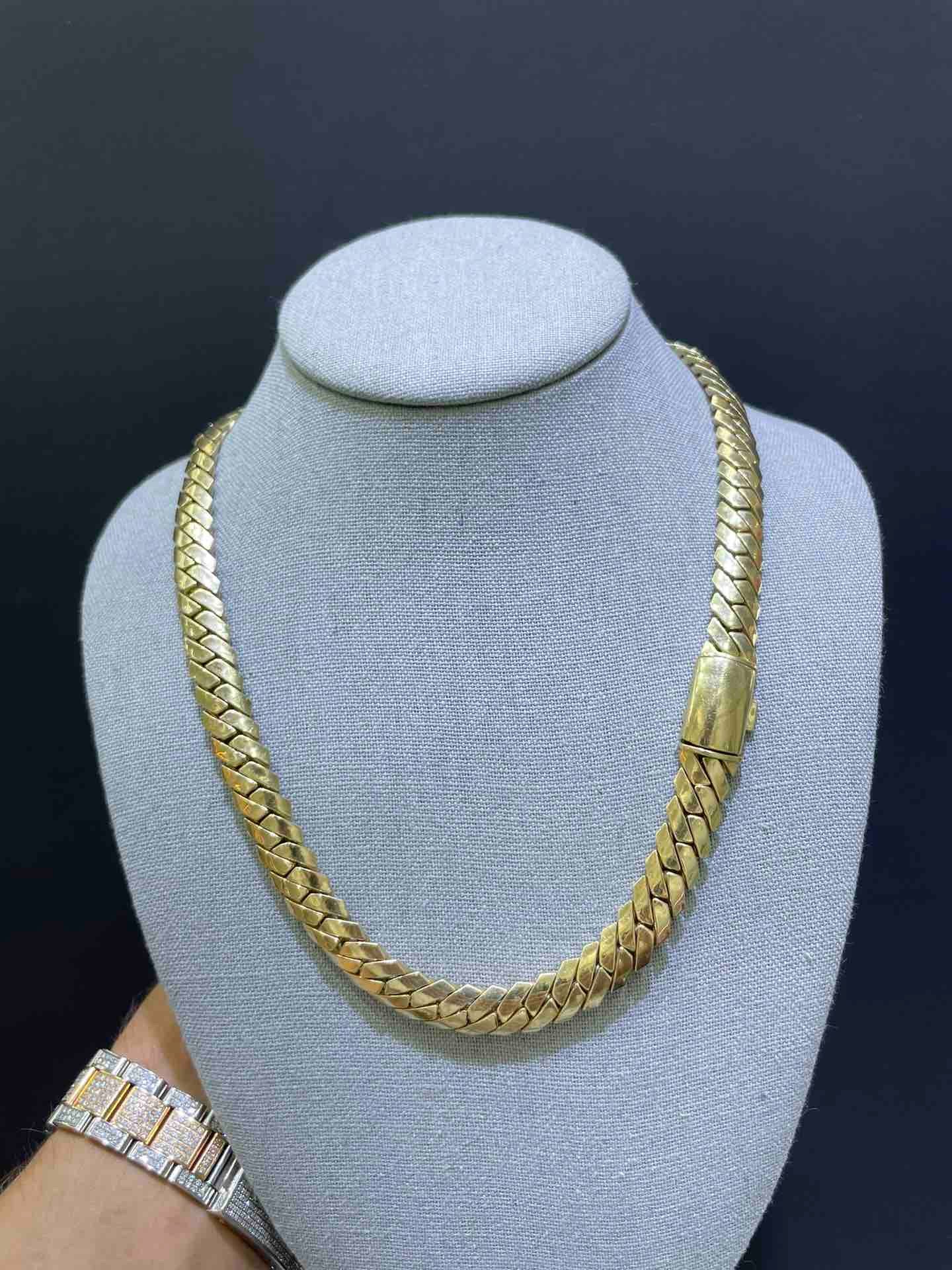 Cuban link Prong set 11mm ,125 grams
