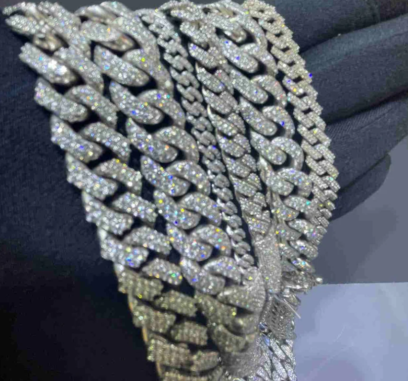 For Sale: Cuban Link VVS Bust Down White Gold 10k – Unmatched Luxury