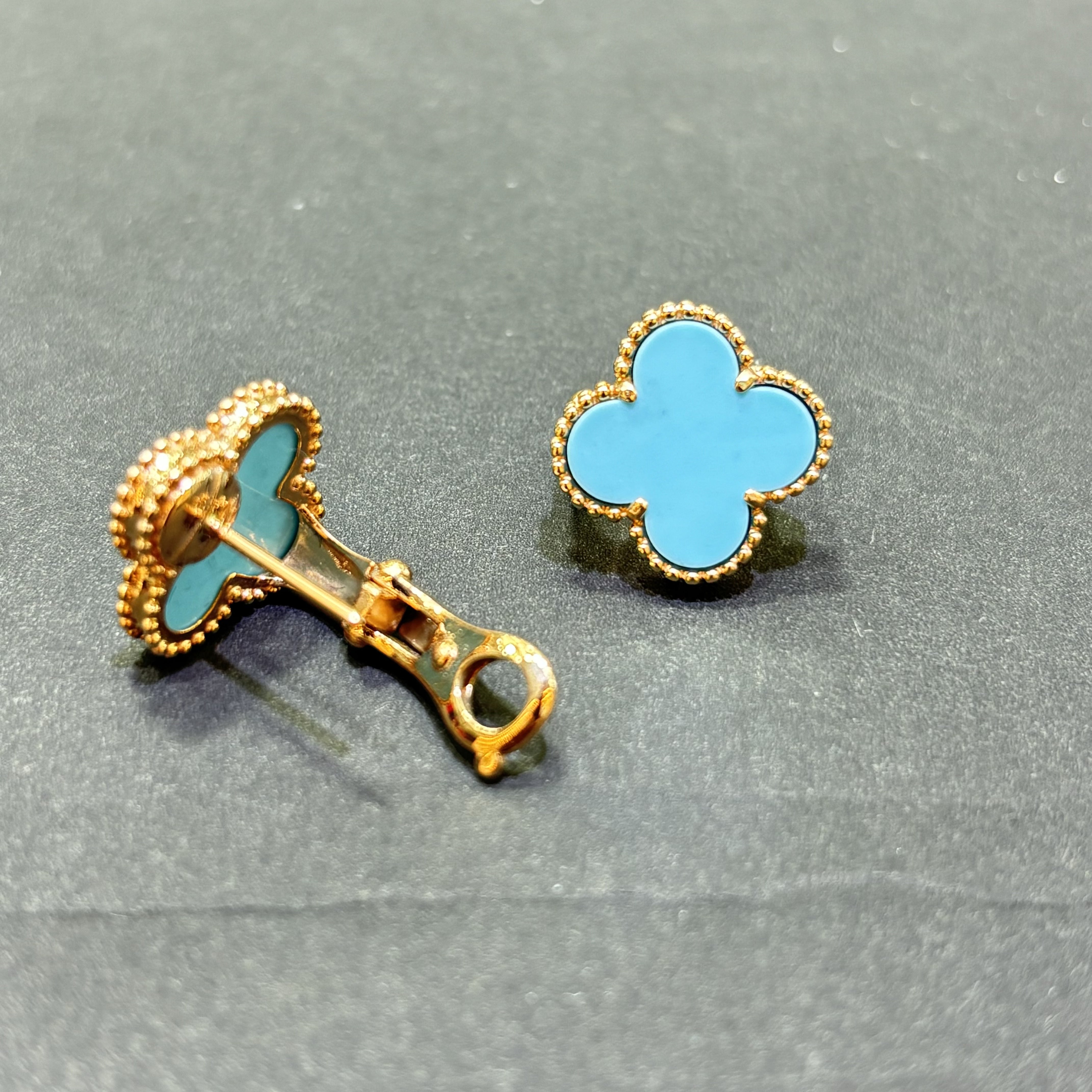 14k Gold Clover Blue Earrings