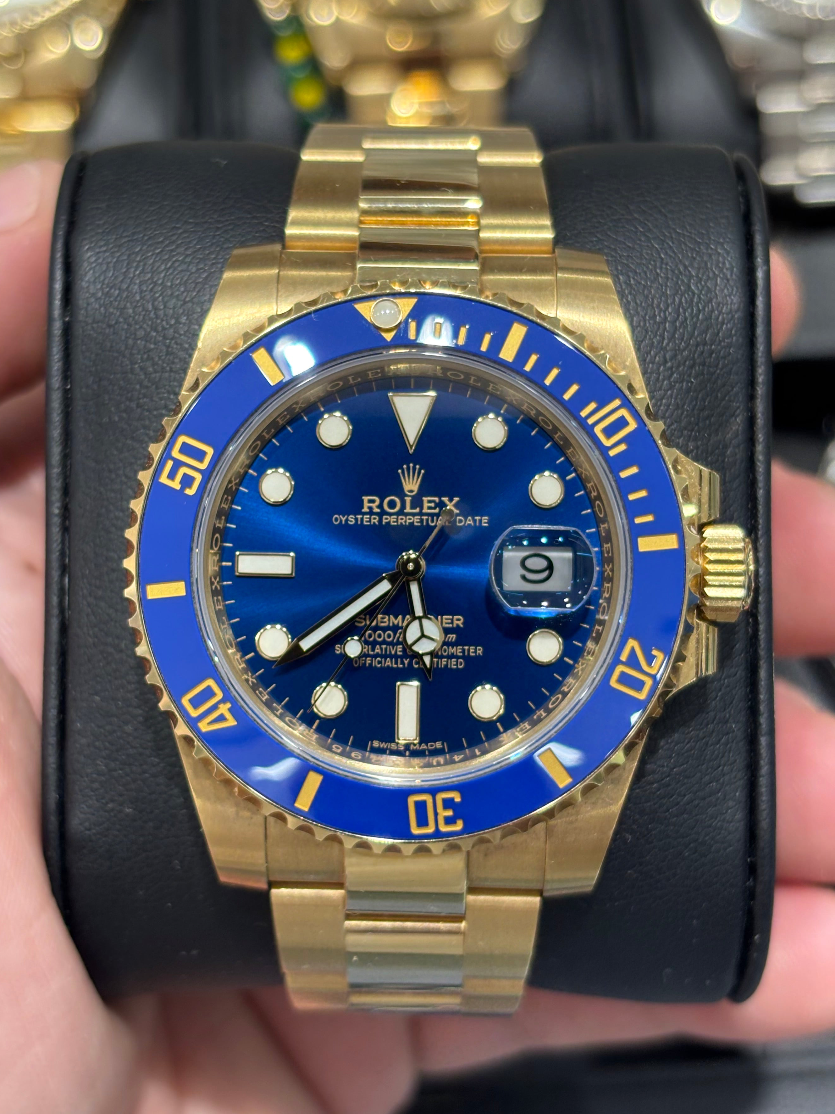 ROLEX SUBMARINER 40MM | 18KT GOLD | OYSTER BRACELET | BLUE DIAL
