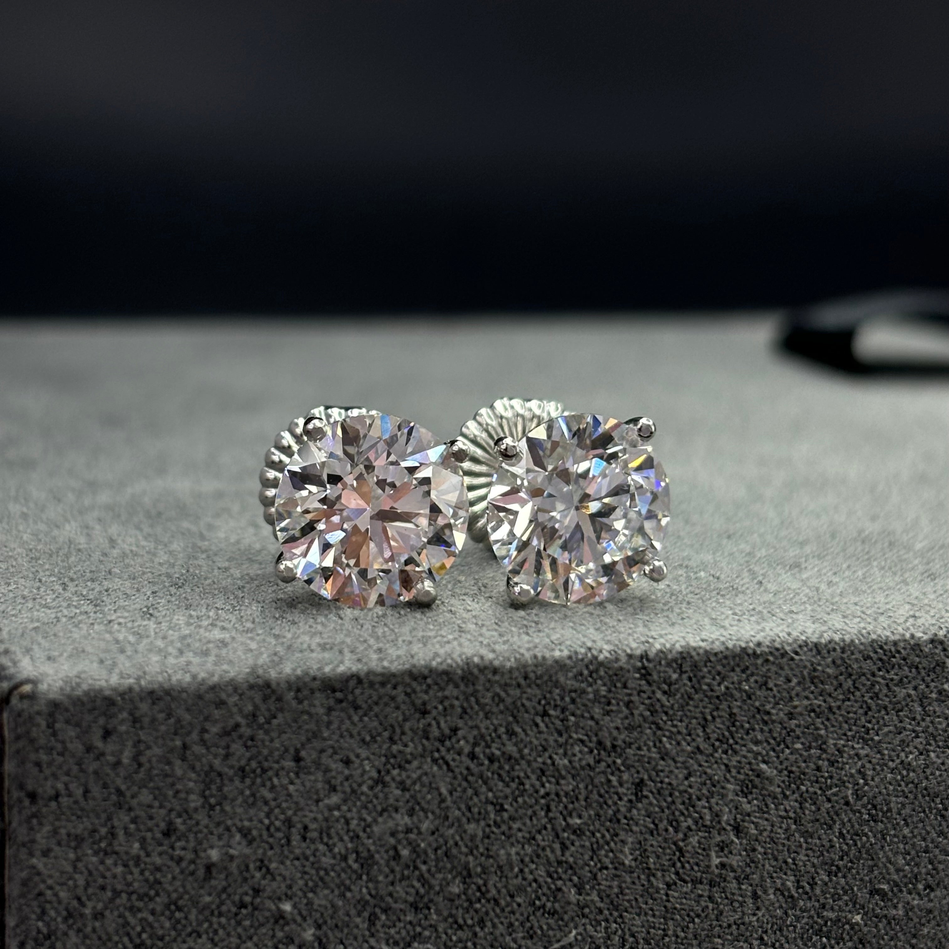 14K ROUND IGI CERTIFIED LAB DIAMOND EARRINGS VS1+